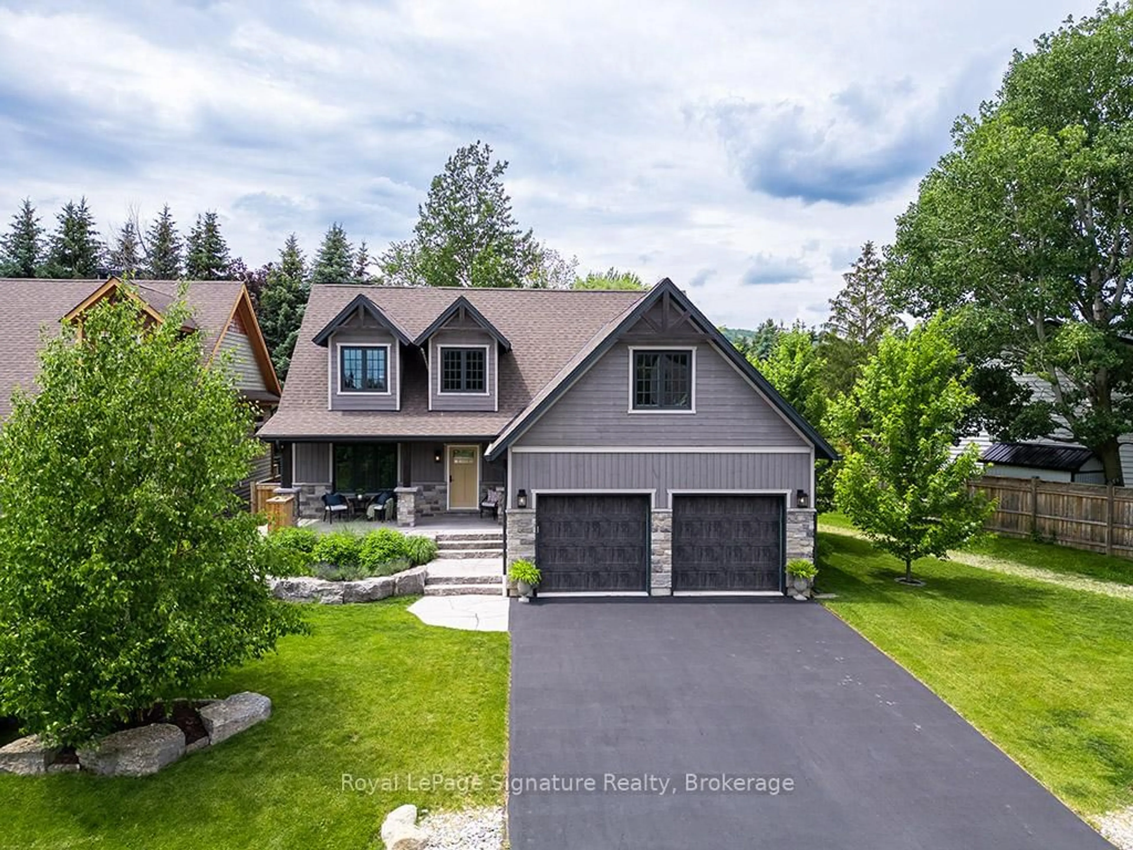 A pic from outside/outdoor area/front of a property/back of a property/a pic from drone, street for 189 Brooker Blvd, Blue Mountains Ontario L9Y 0L3