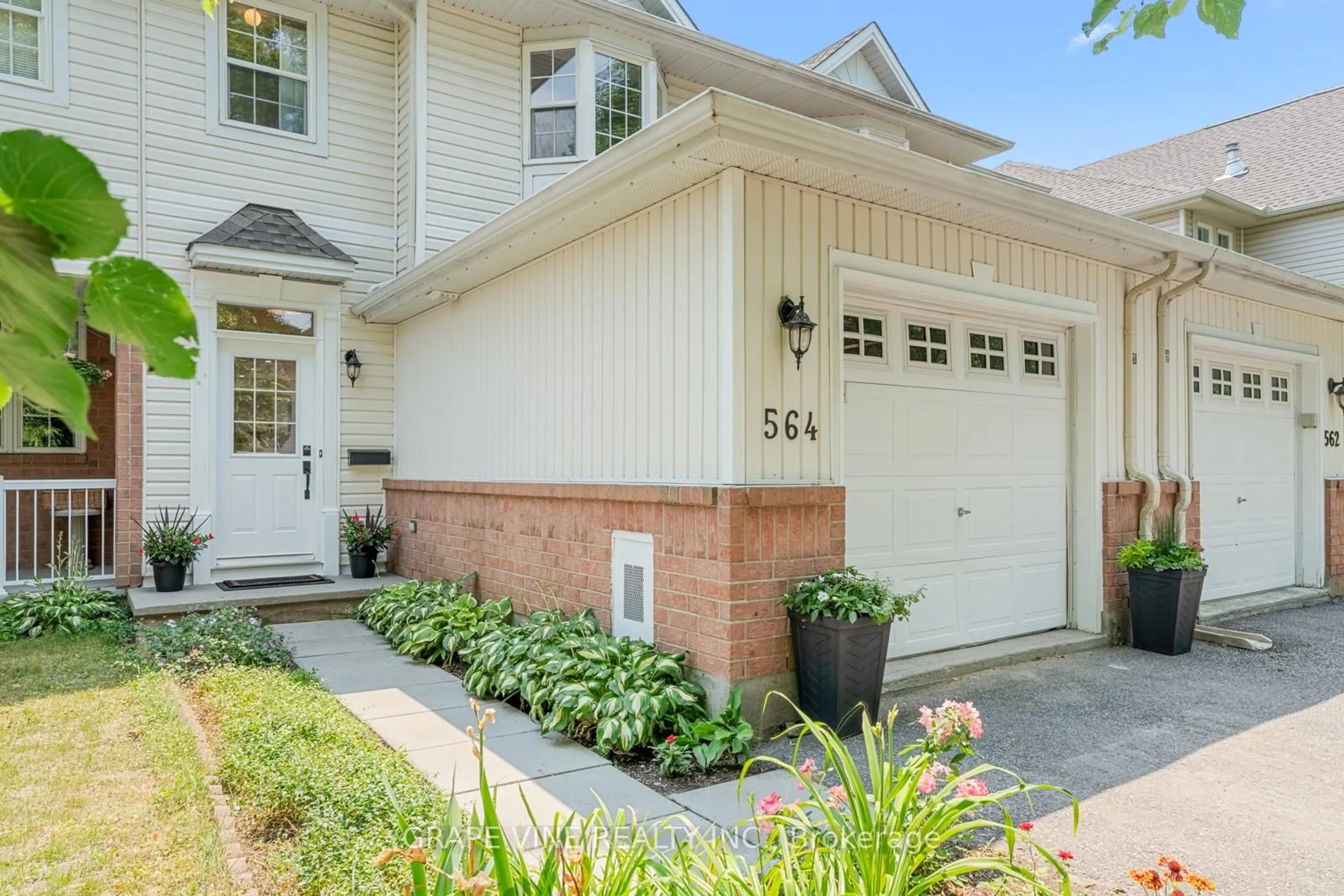 Home with brick exterior material, street for 564 Aberfoyle Circ, Ottawa Ontario K2K 3R3
