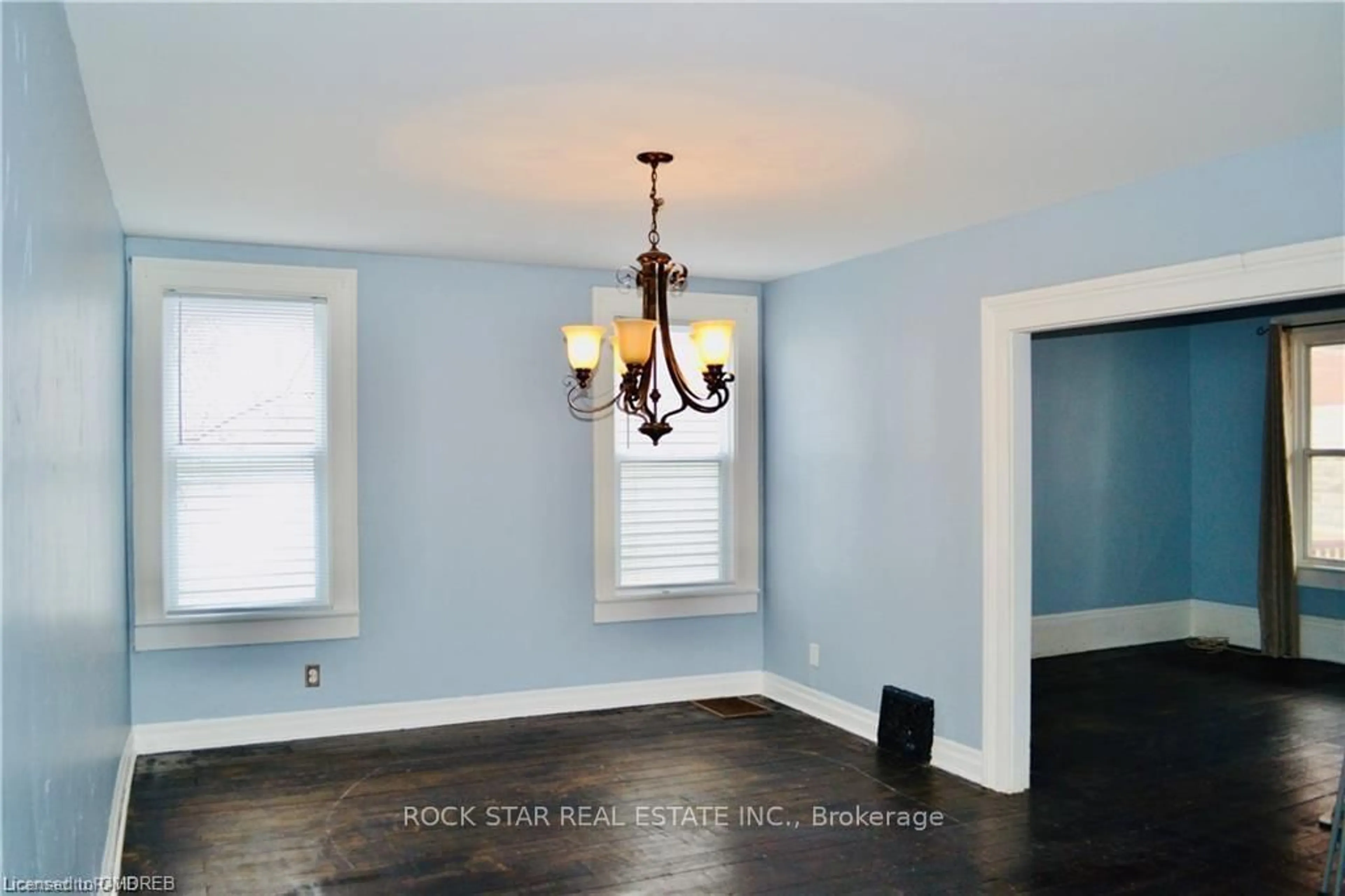 A pic of a room for 17 ELIZABETH St, St. Catharines Ontario L2R 2K8