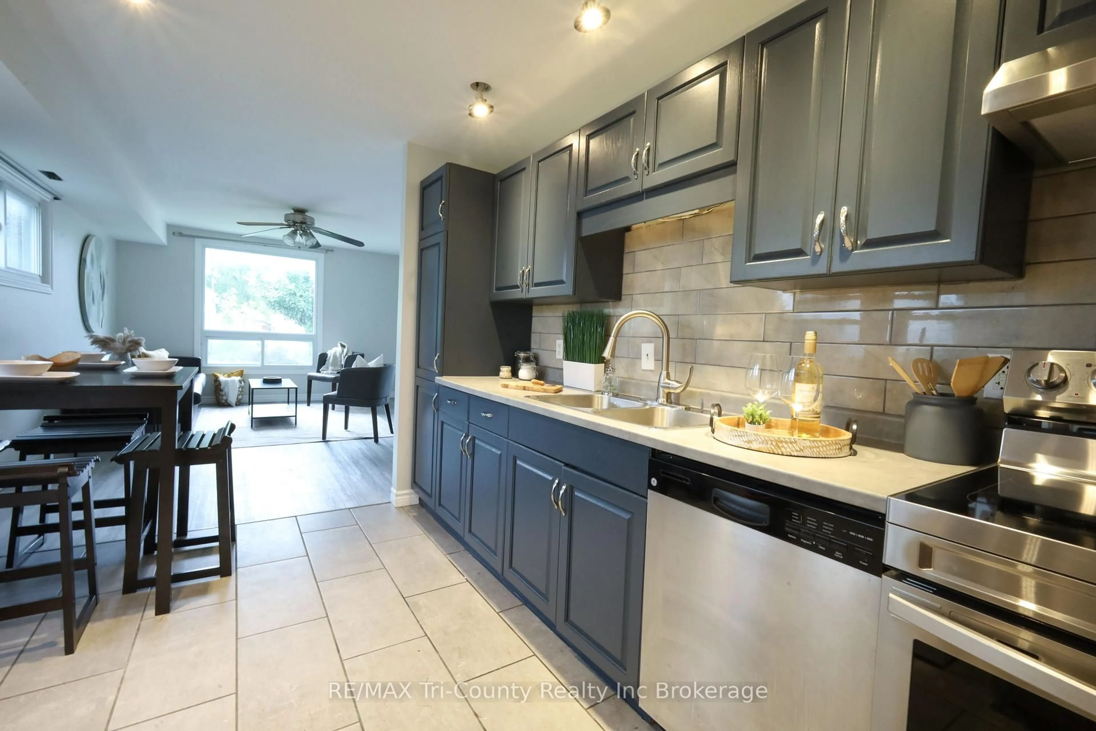 Open concept kitchen, ceramic/tile floor for 107 Sanders St, London East Ontario N5Z 2S5