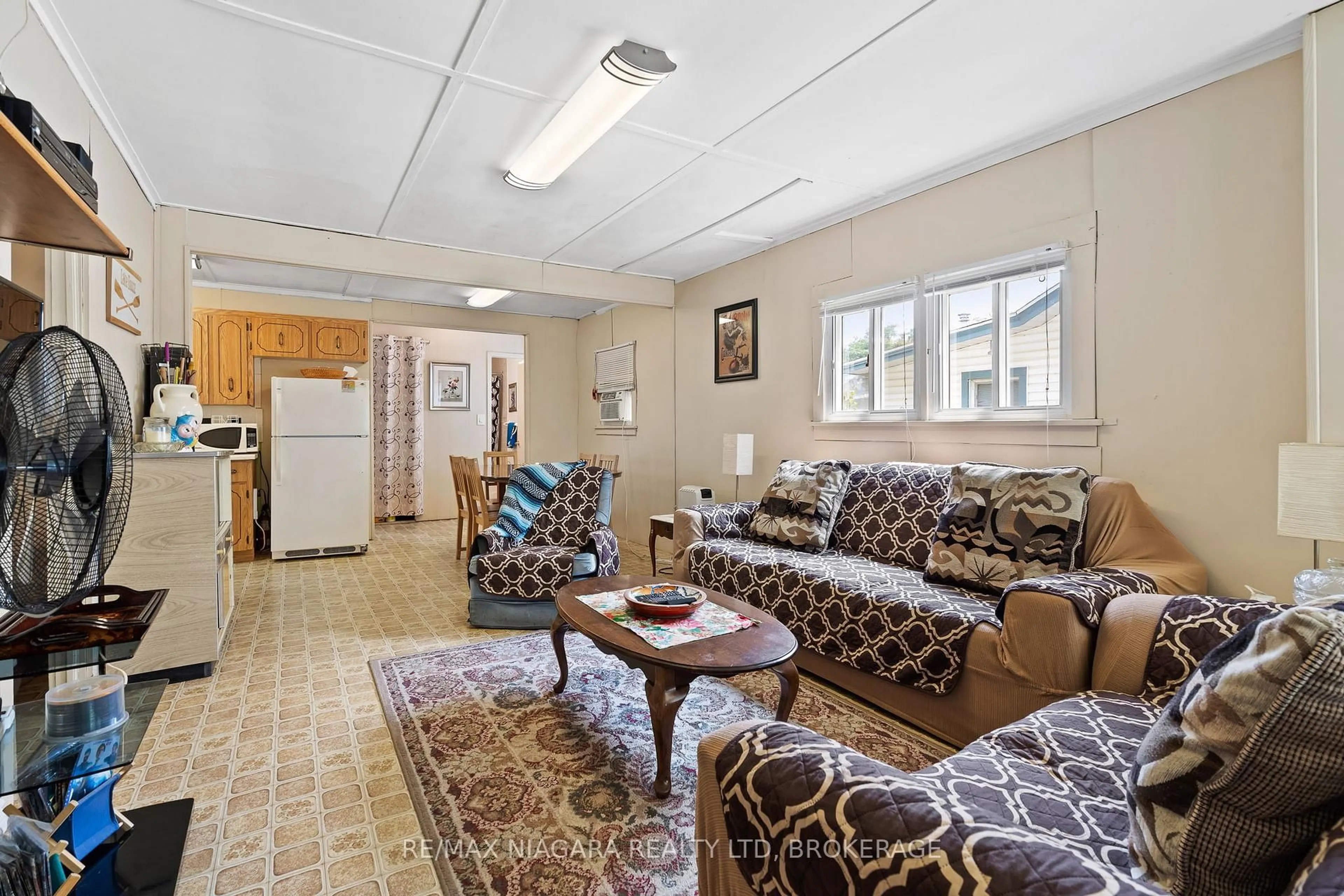 Living room with furniture, unknown for 388 Ashwood Ave, Fort Erie Ontario L0S 1B0