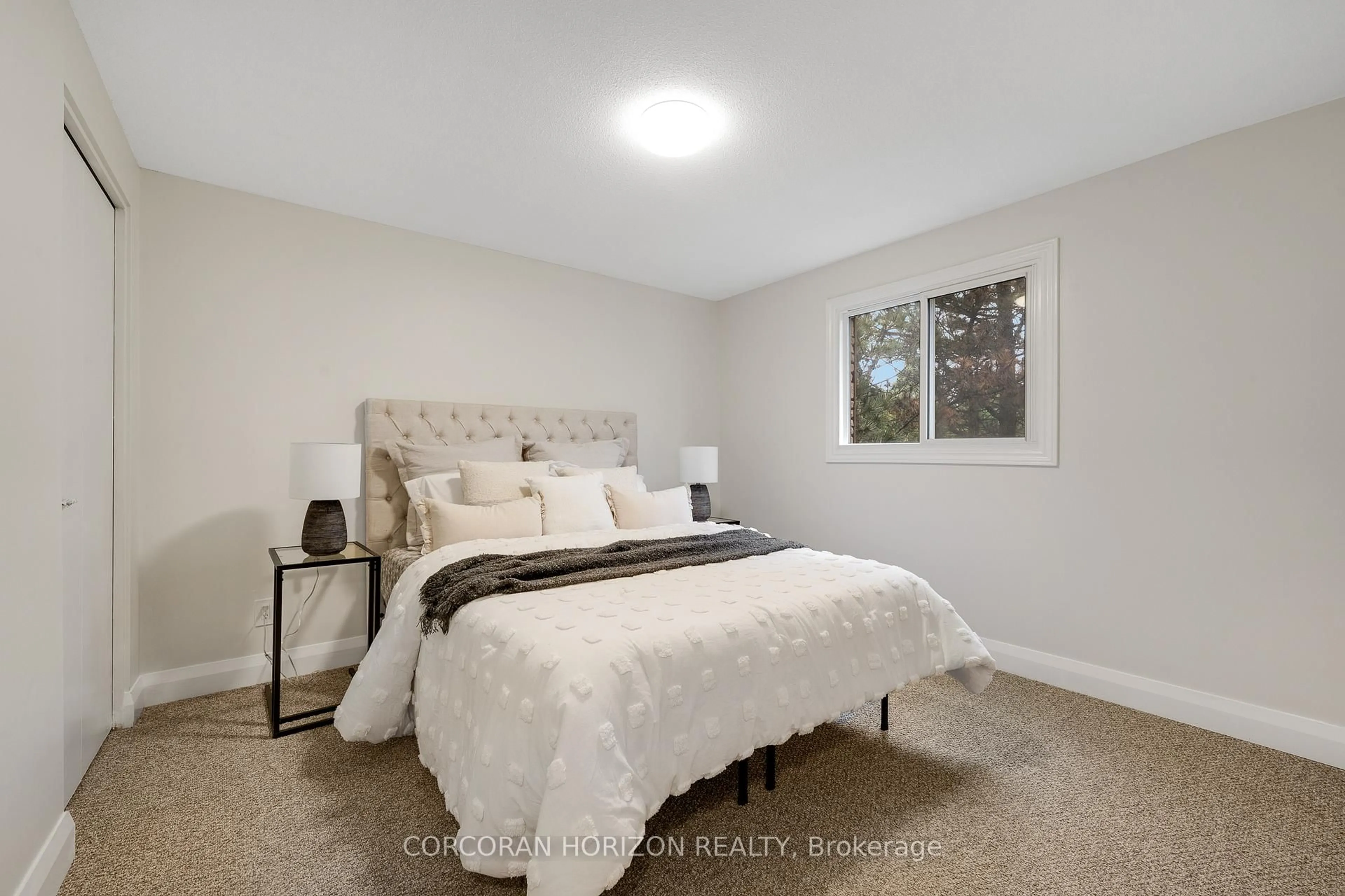 Bedroom with bed, unknown for 476 Kingscourt Dr #13, Waterloo Ontario N2K 3R3