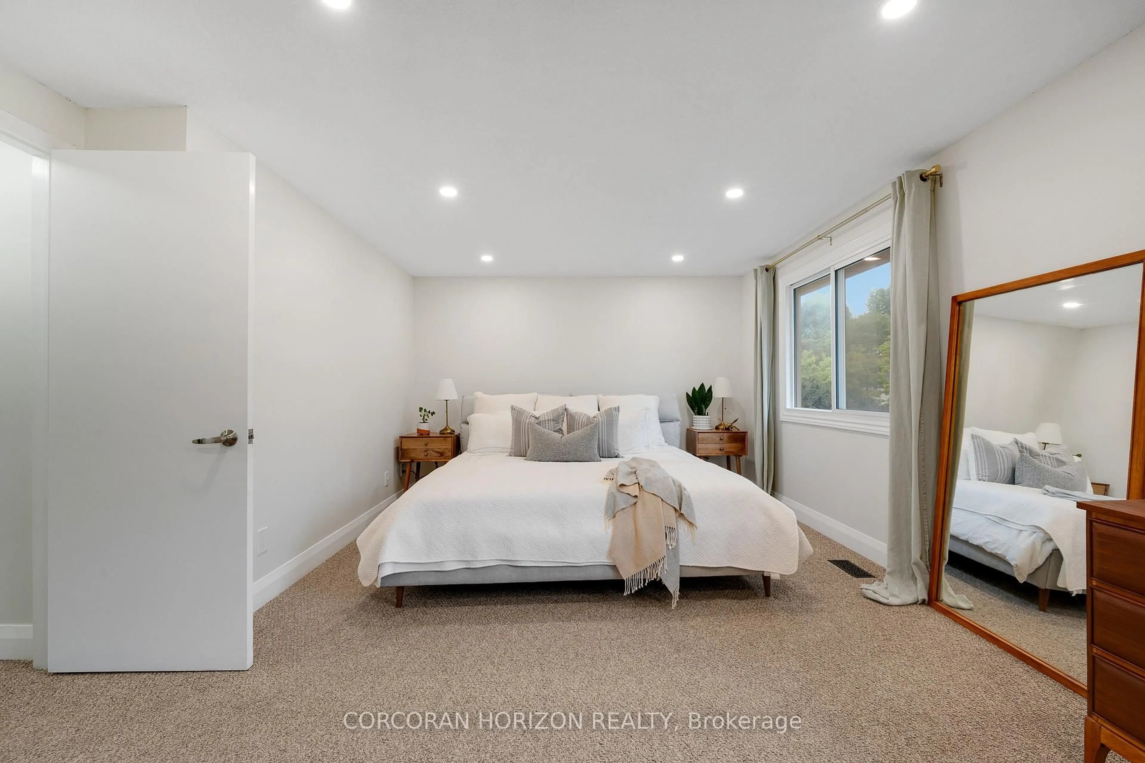 Bedroom with bed, unknown for 476 Kingscourt Dr #13, Waterloo Ontario N2K 3R3