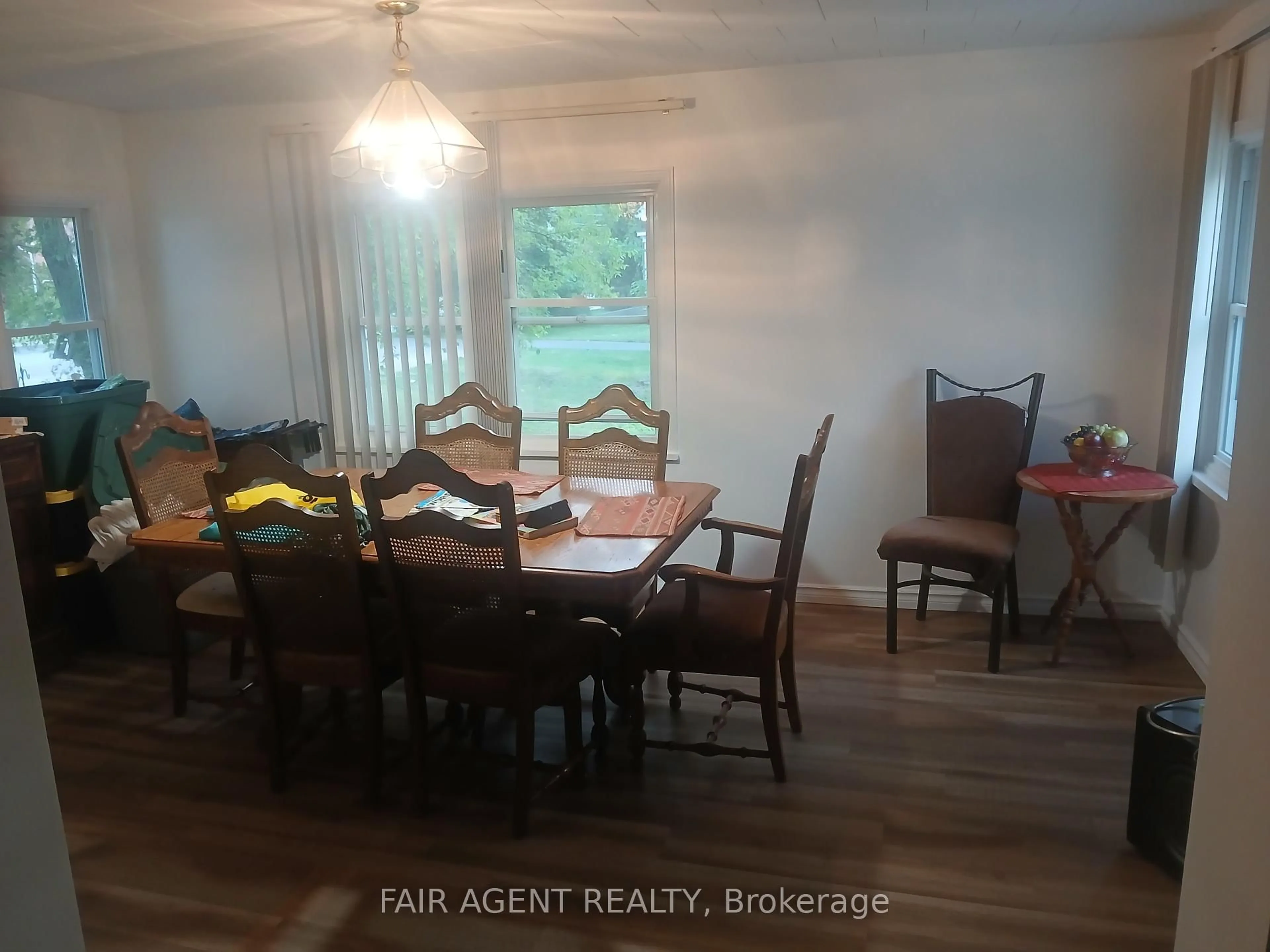 Dining room, wood/laminate floor for 349 Stanley St, Deseronto Ontario K0K 1X0