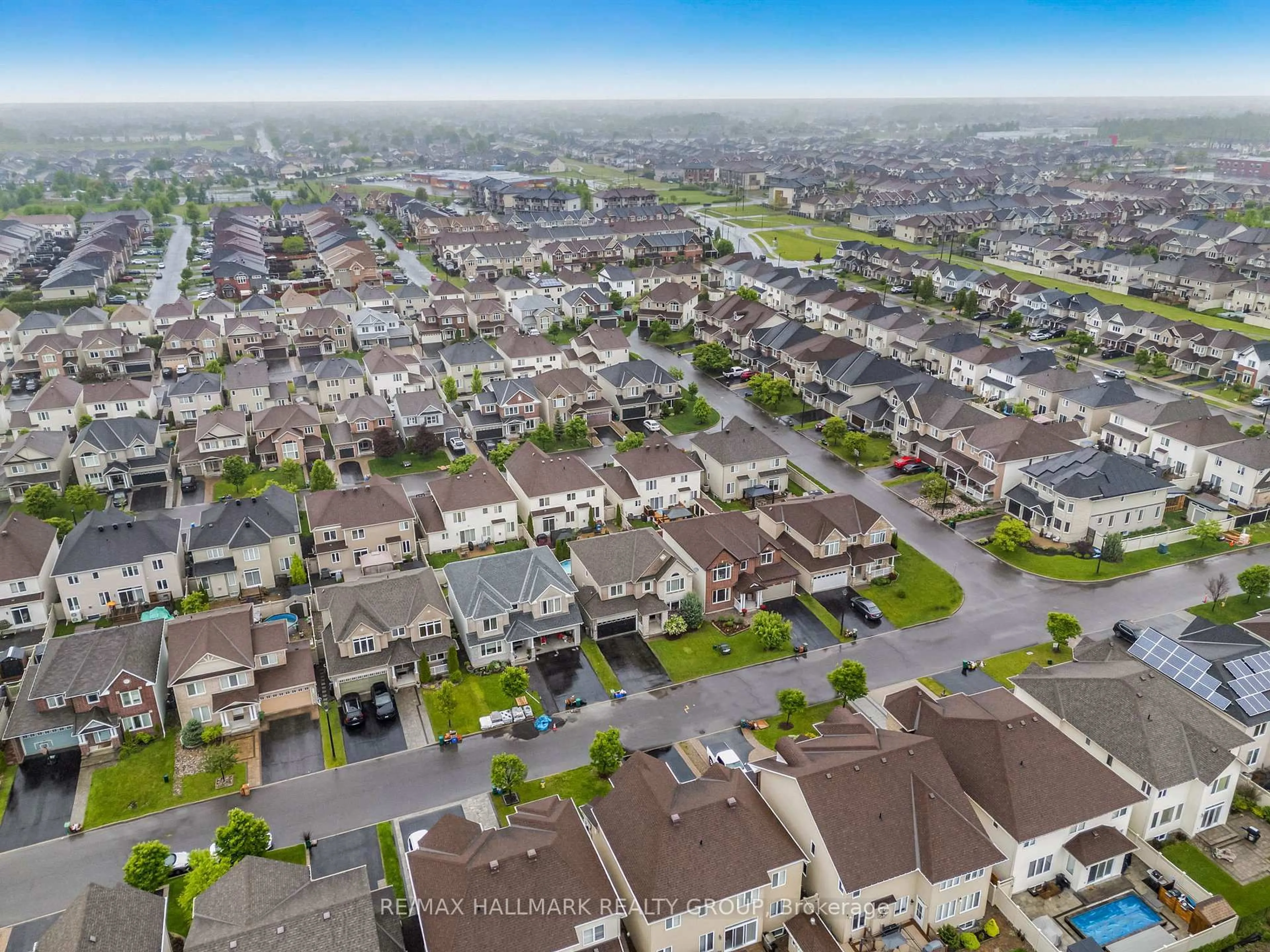 A pic from outside/outdoor area/front of a property/back of a property/a pic from drone, street for 1018 Winterspring Rdge, Ottawa Ontario K4A 0S5