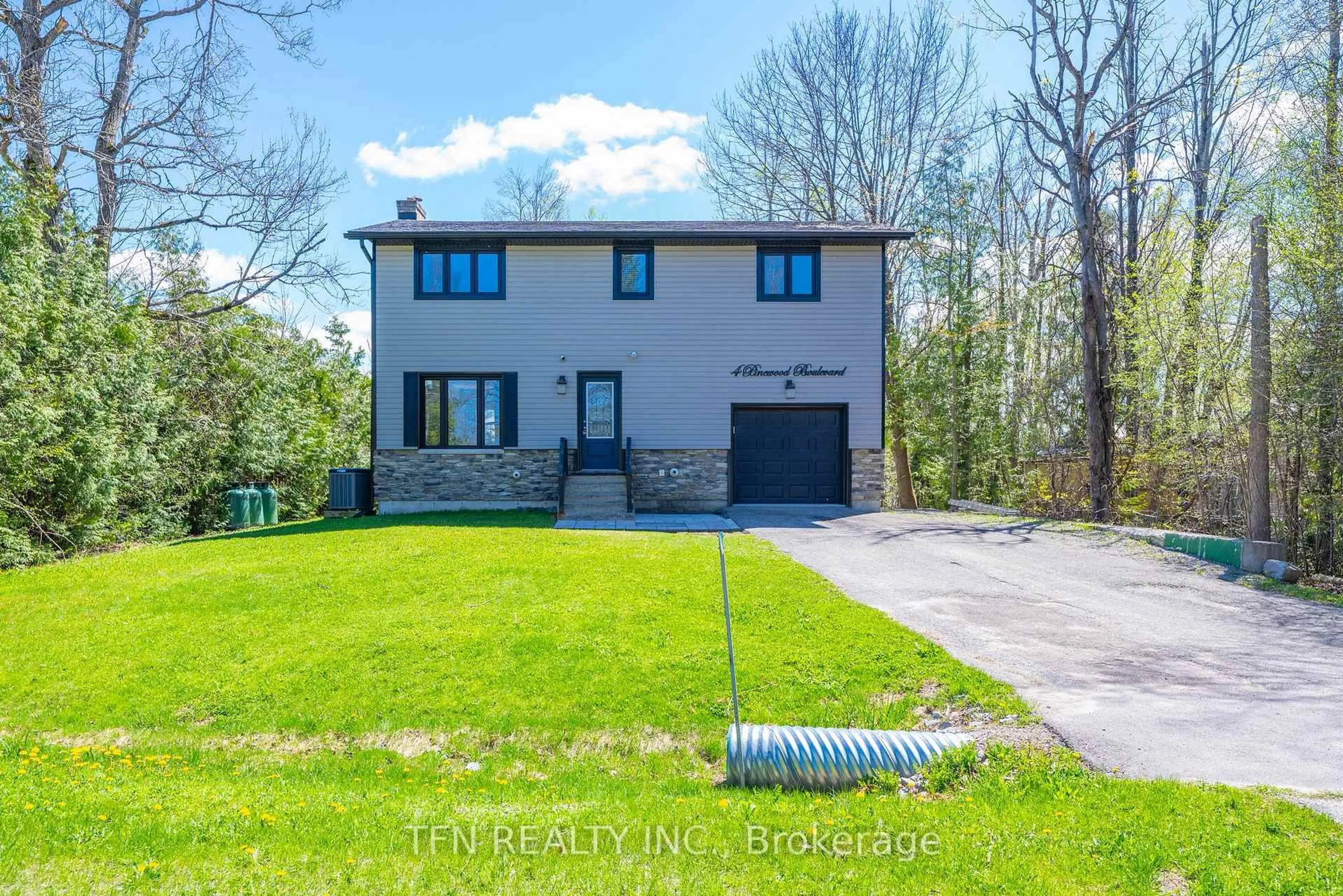 Unknown for 4 Pinewood Blvd, Kawartha Lakes Ontario K0M 2T0