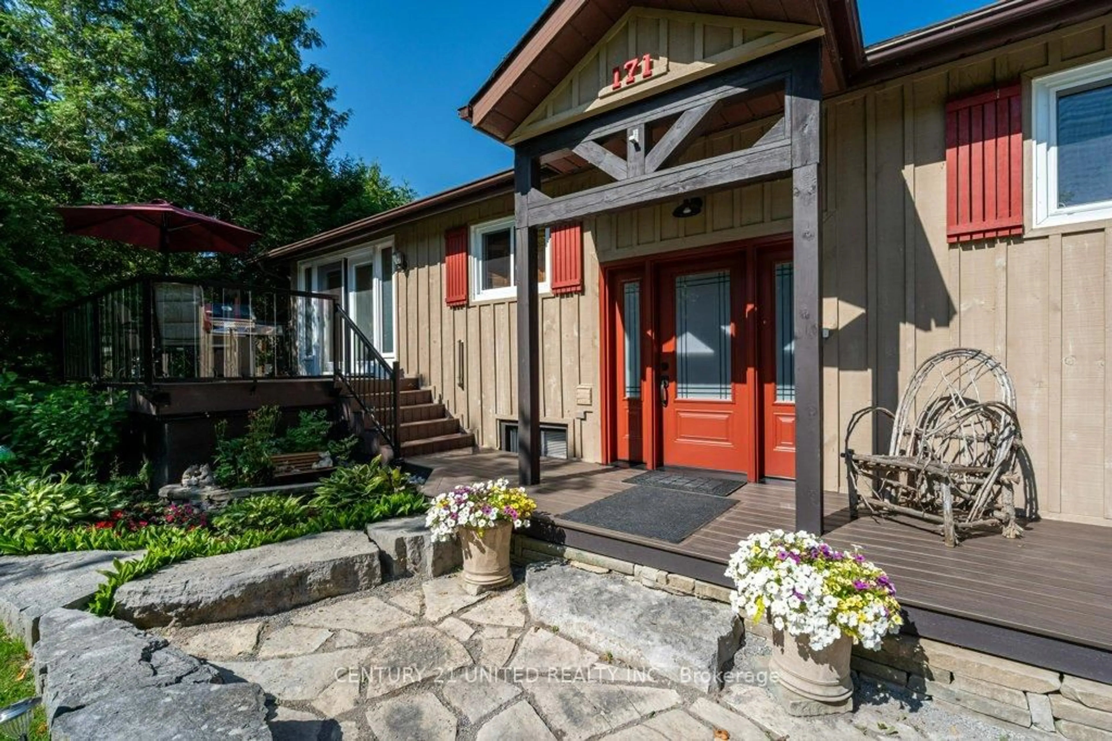 Patio, street for 171 Mcgill Dr, Kawartha Lakes Ontario L0B 1K0