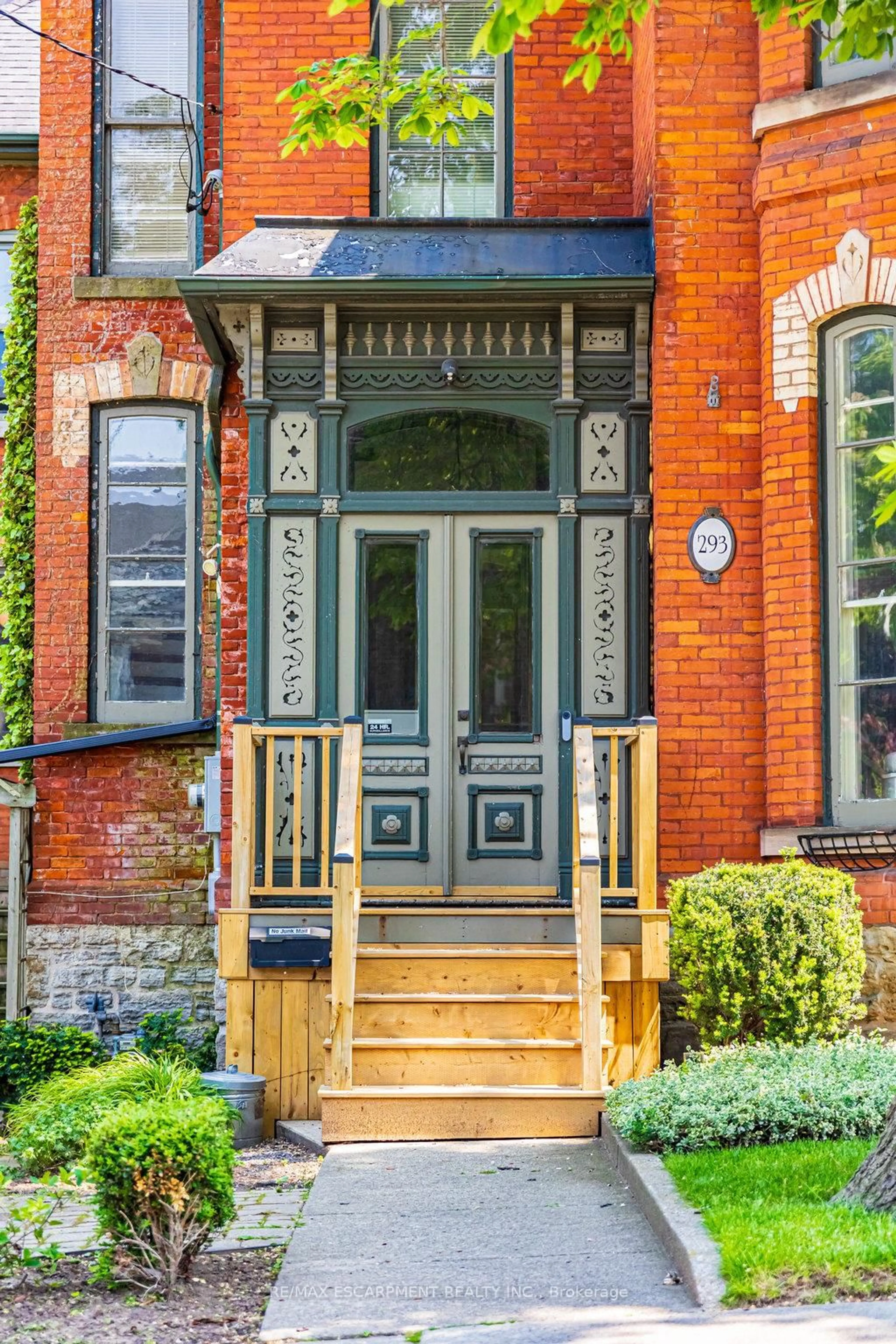 Home with brick exterior material, street for 293 Park St, Hamilton Ontario L8P 3G5