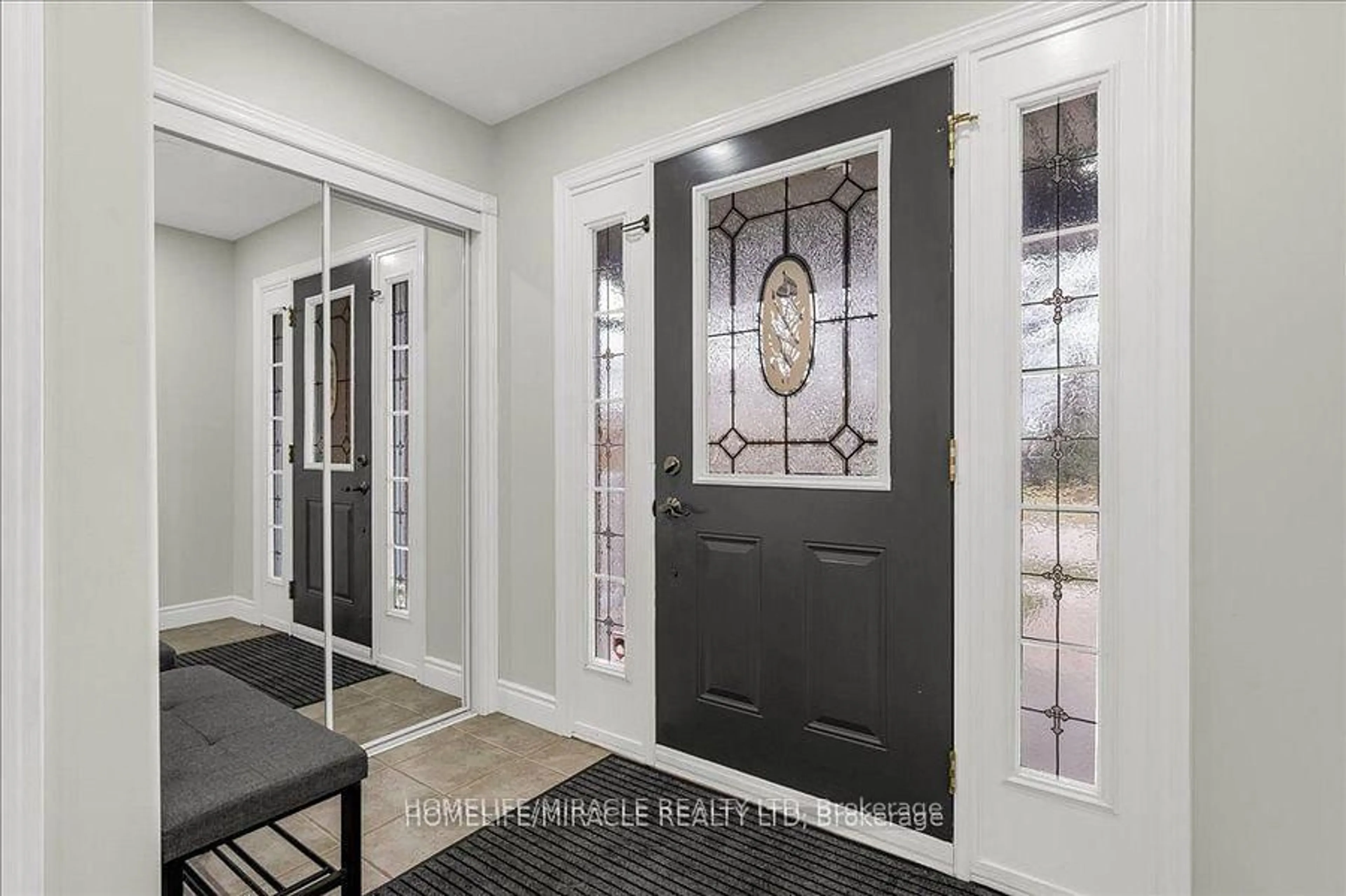 Indoor entryway for 14 Snow Goose Cres, Woolwich Ontario N3B 3M4