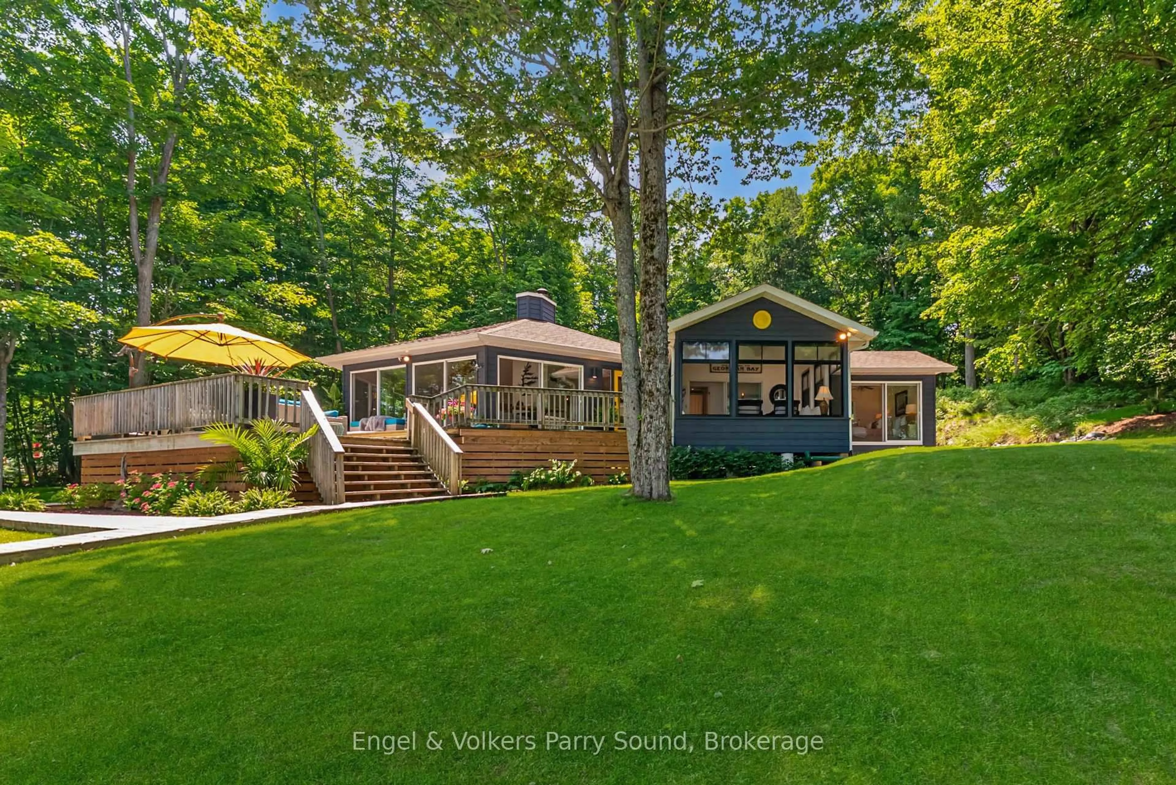 Home with vinyl exterior material, water/lake/river/ocean view for 20 Horse Island, Carling Ontario P0G 1G0