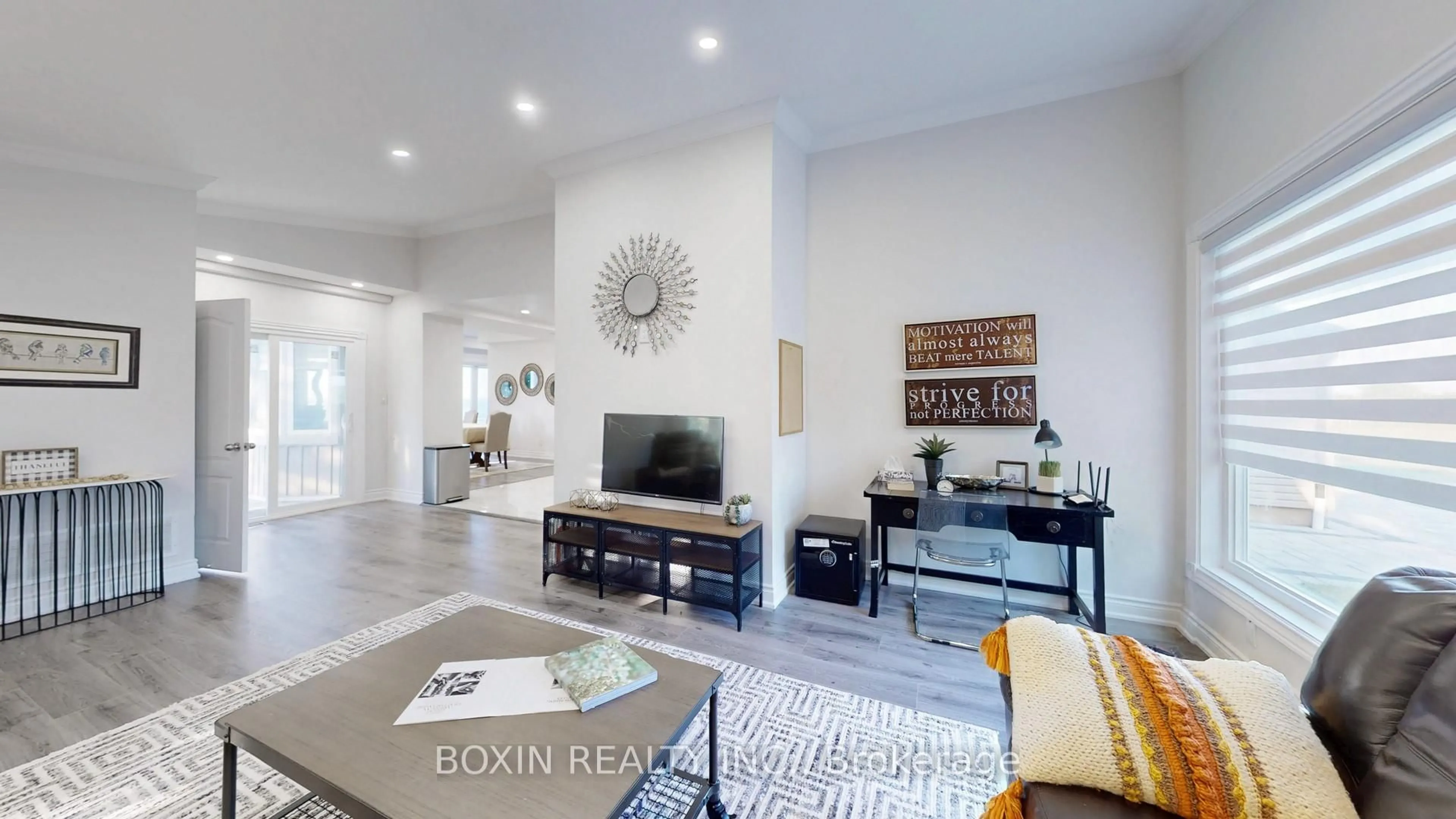 Living room with furniture, unknown for 4845 North Service Rd, Lincoln Ontario L0R 1B0