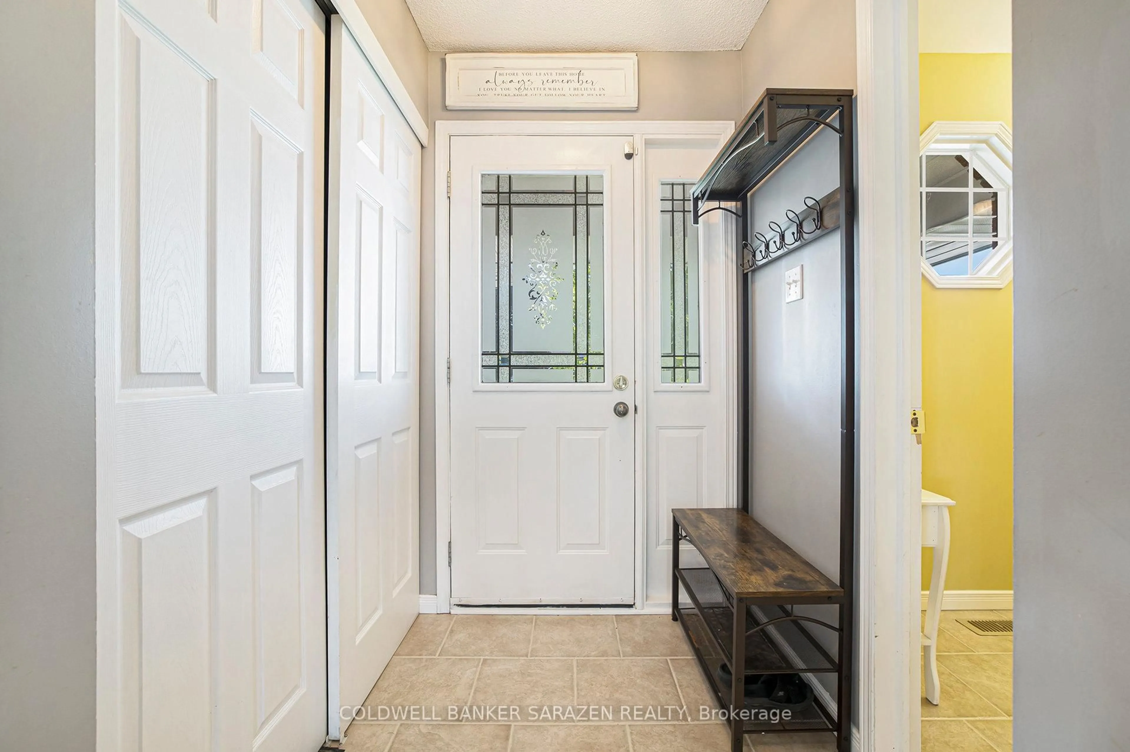 Indoor entryway for 10 Fairview Cres, Arnprior Ontario K7S 3V7
