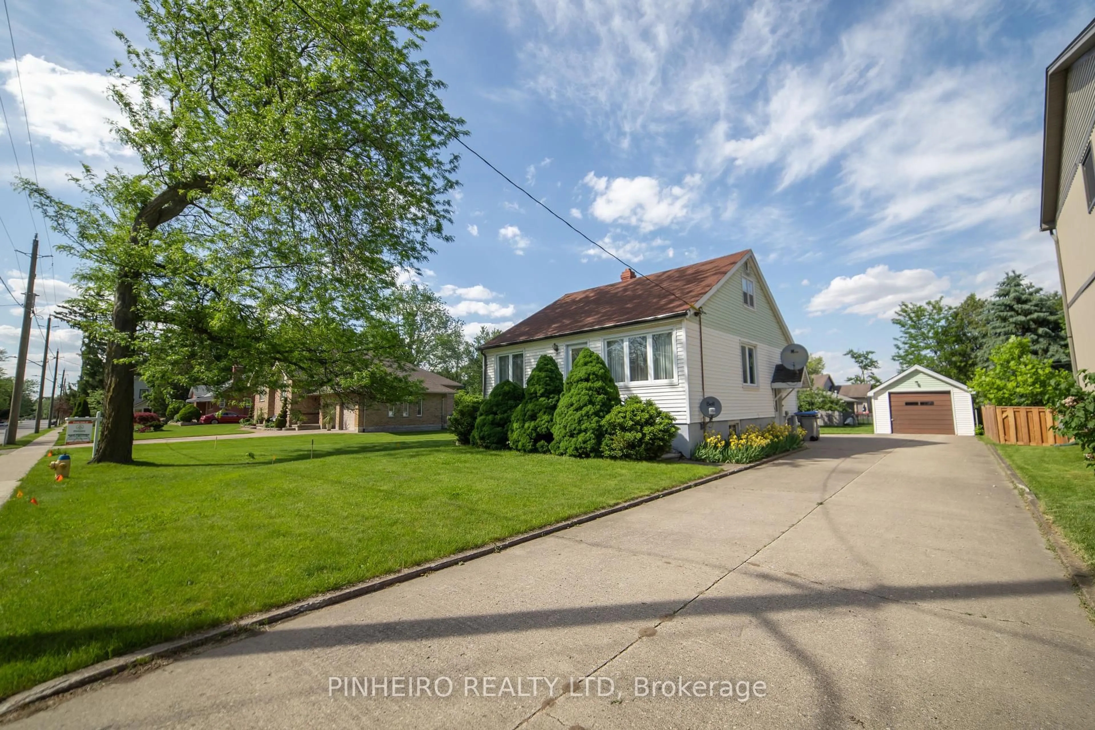 A pic from outside/outdoor area/front of a property/back of a property/a pic from drone, street for 22566 Adelaide St, Strathroy Caradoc Ontario N0L 1W0