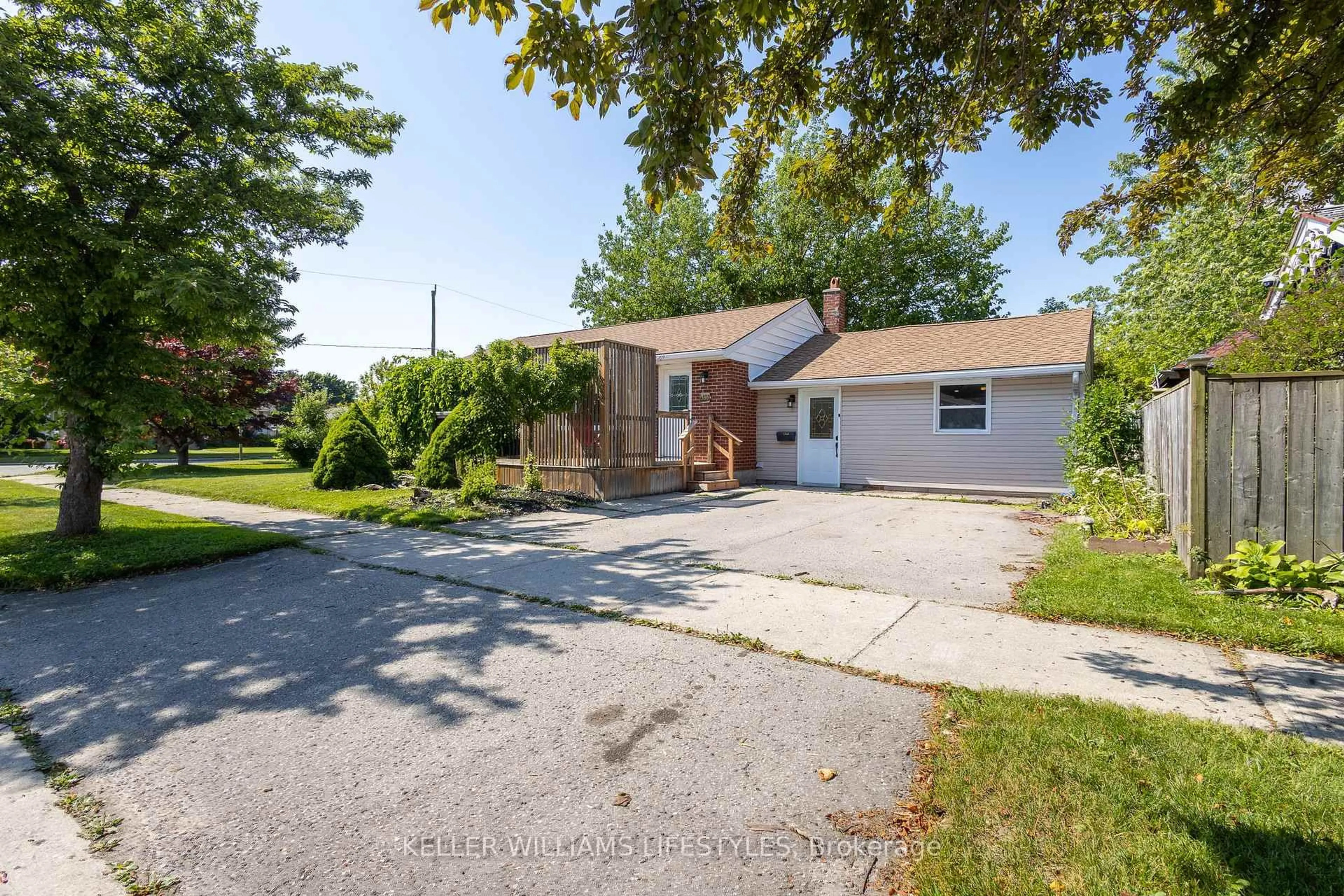 Home with vinyl exterior material, street for 188 Cayley St, Goderich Ontario N7A 2A3
