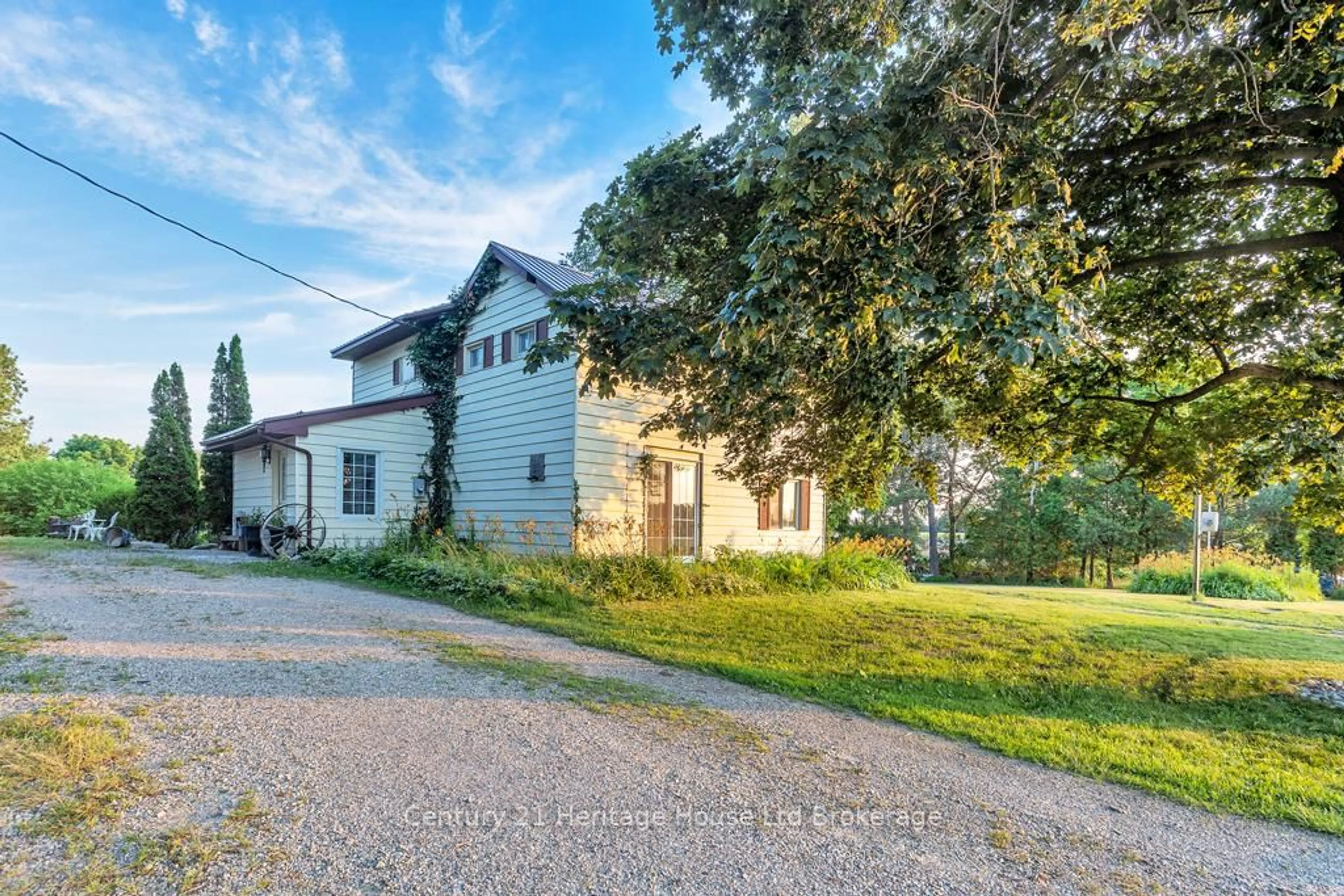 A pic from outside/outdoor area/front of a property/back of a property/a pic from drone, street for 263842 Prouse Rd, South-West Oxford Ontario N0J 1N0