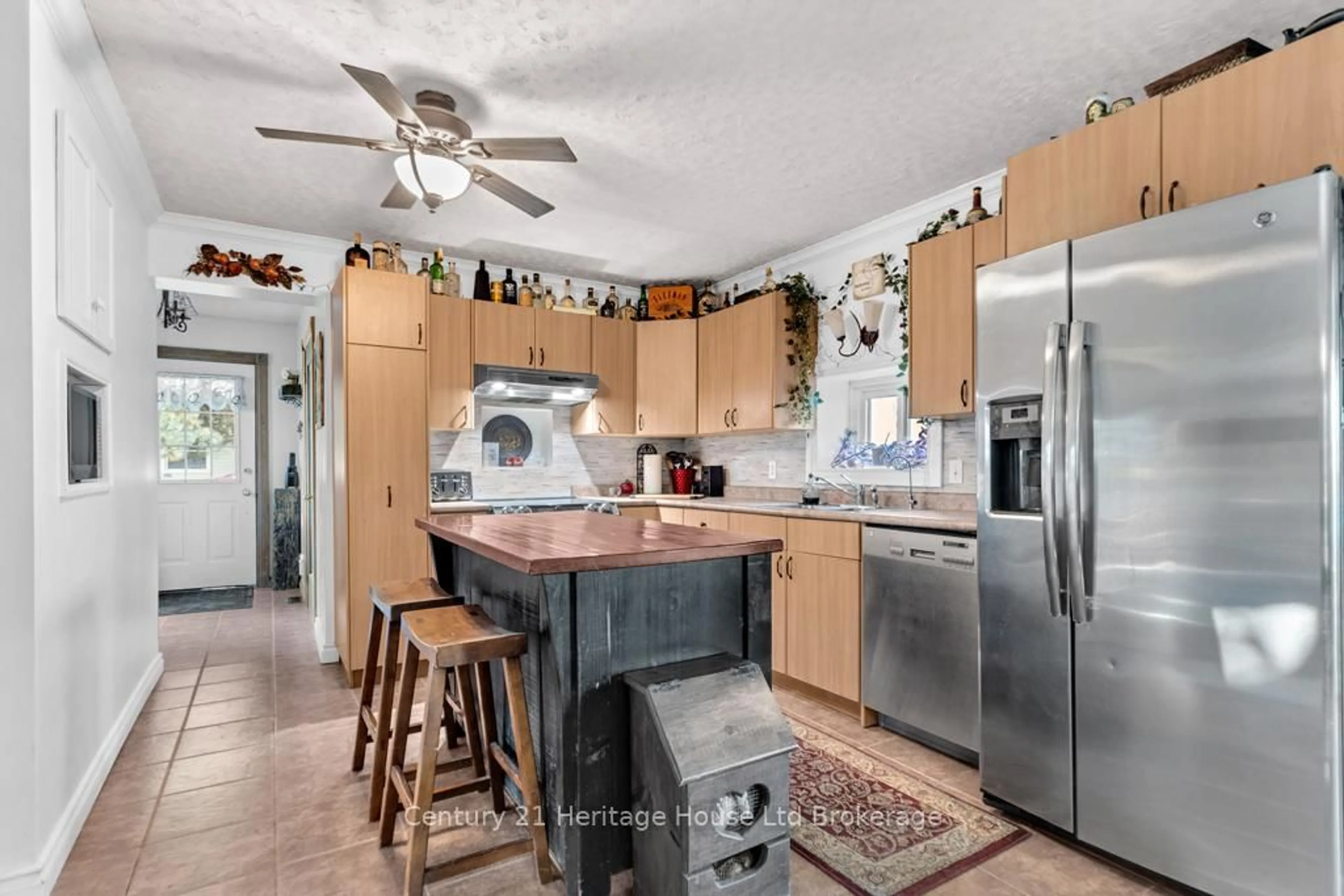 Open concept kitchen, unknown for 263842 Prouse Rd, South-West Oxford Ontario N0J 1N0