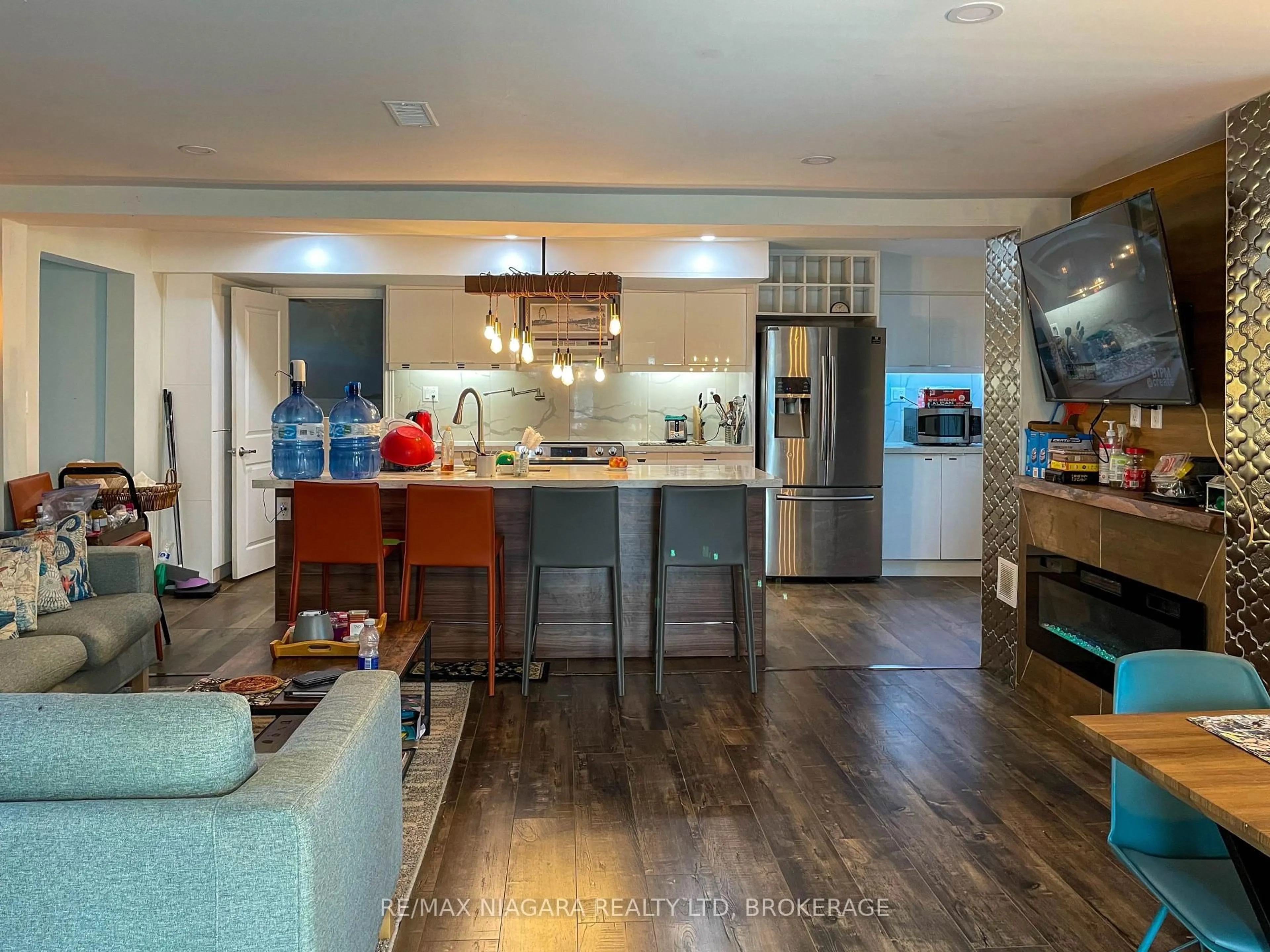 Open concept kitchen, unknown for 9959 Beck Rd, Niagara Falls Ontario L2E 6S6