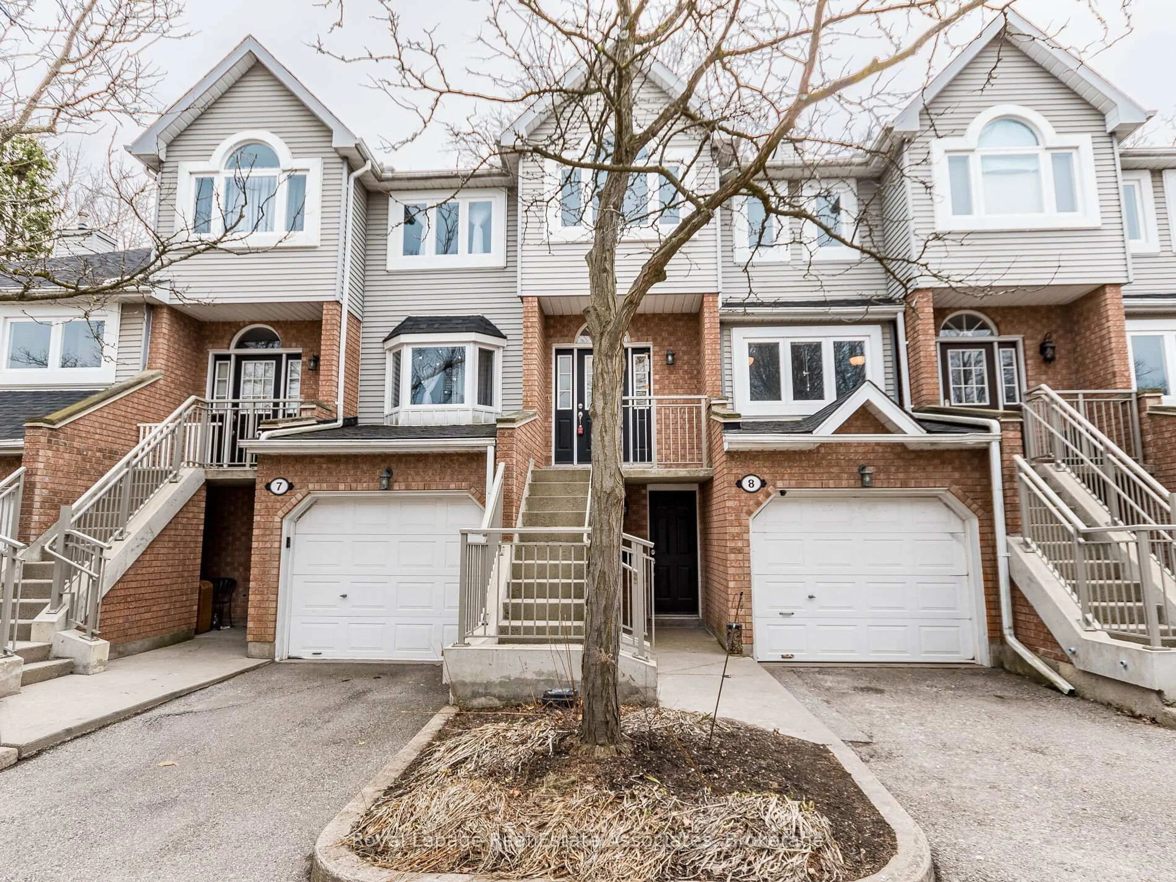 Unknown for 310 Christopher Dr #8, Cambridge Ontario N1P 1B4