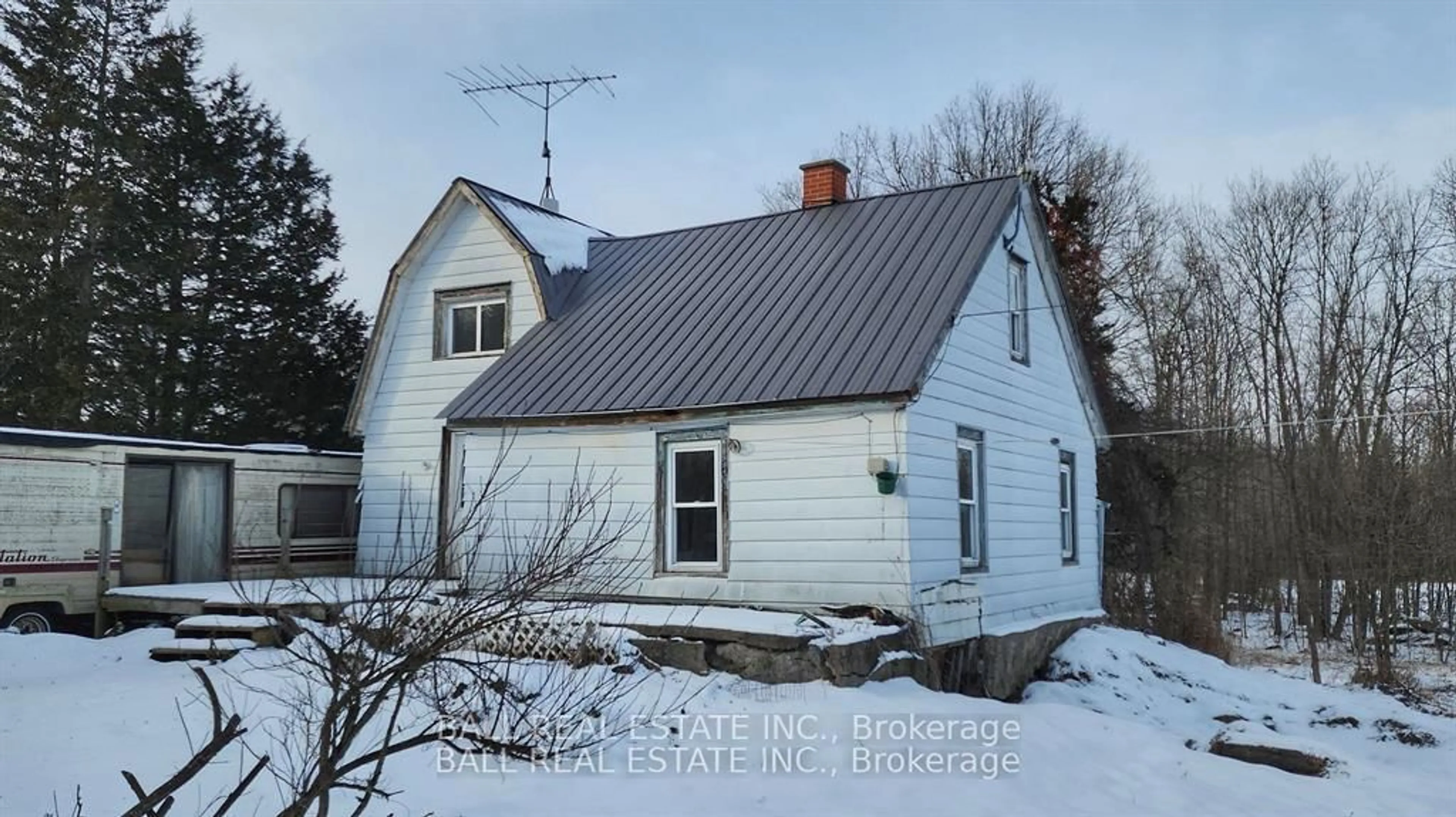 Home with vinyl exterior material, building for 180 Brinson Rd, Tweed Ontario K0K 3J0
