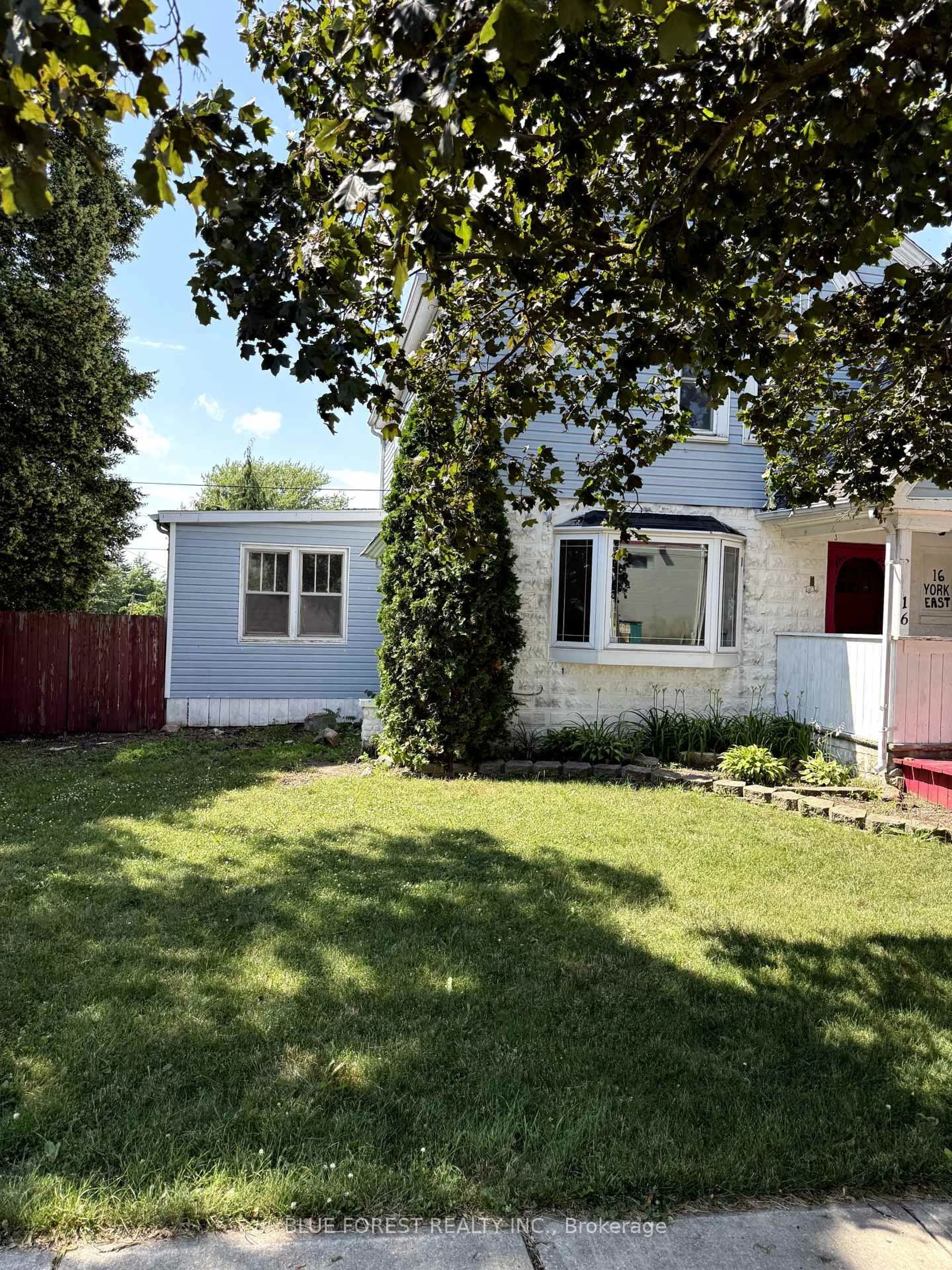 Unknown for 16 York St, Chatham-Kent Ontario N0P 2C0