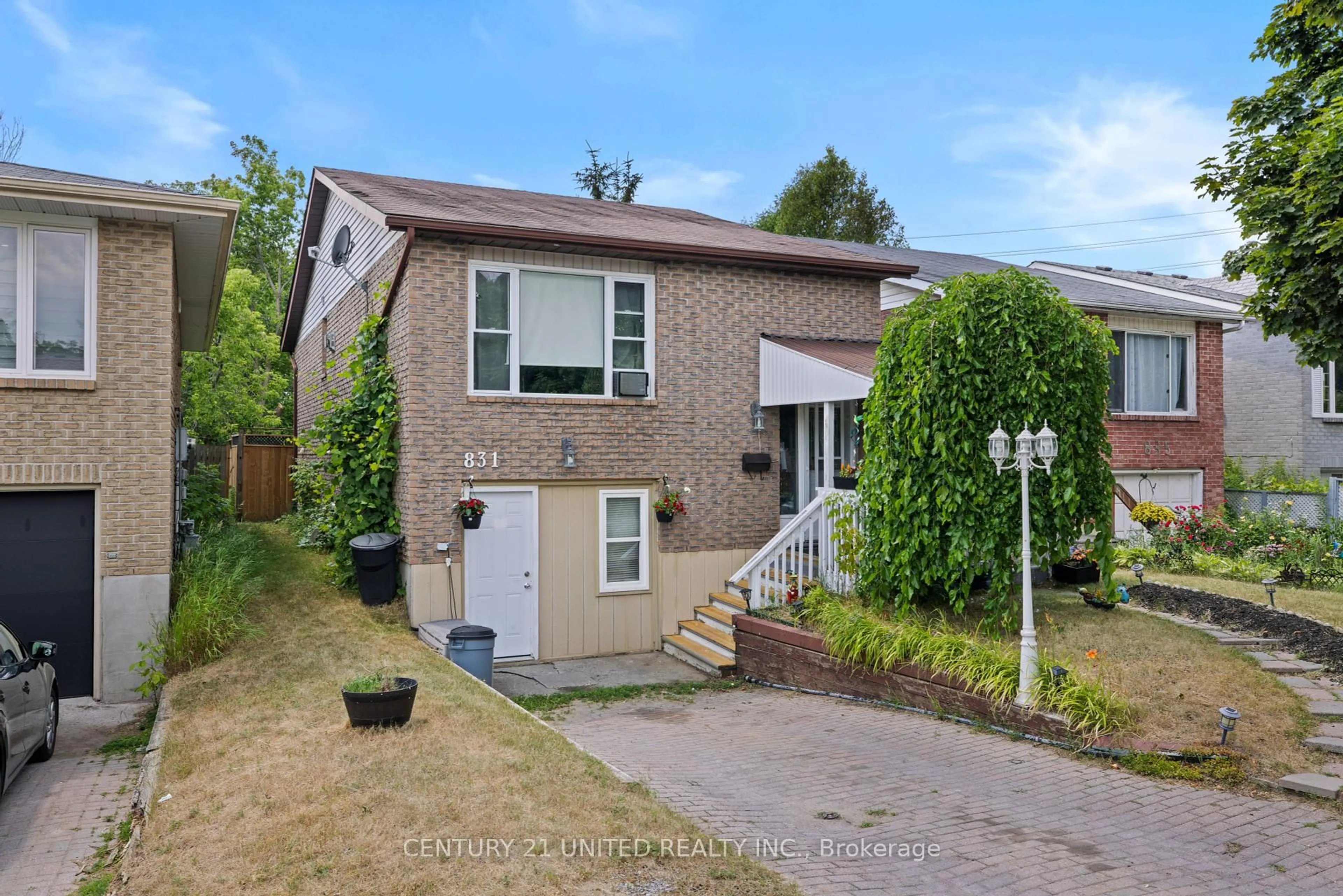 A pic from outside/outdoor area/front of a property/back of a property/a pic from drone, street for 831 Mountain Ash Rd, Peterborough South Ontario K9J 8K2