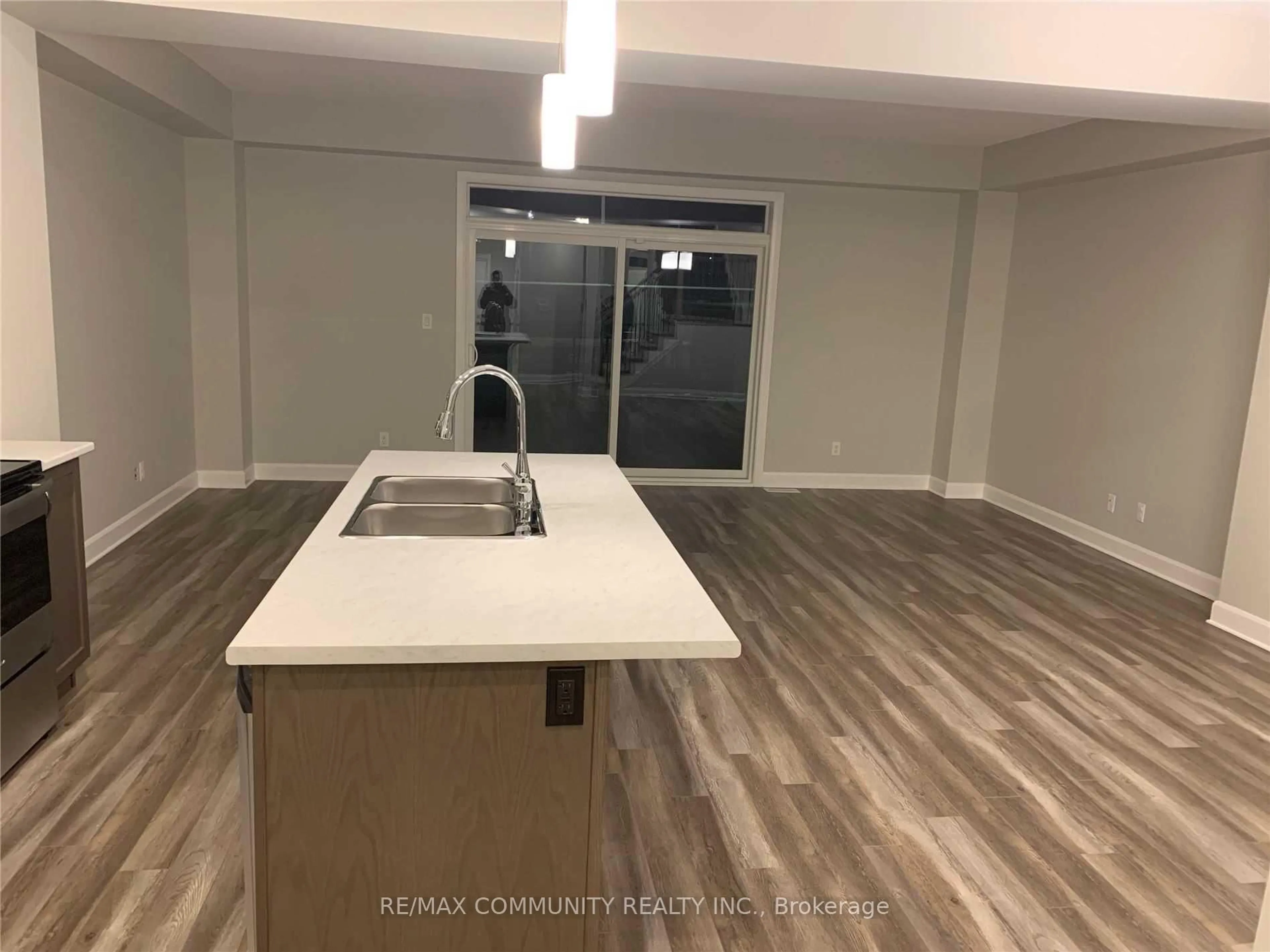 Unknown for 1209 Max Cres, Kingston Ontario K7M 3L8