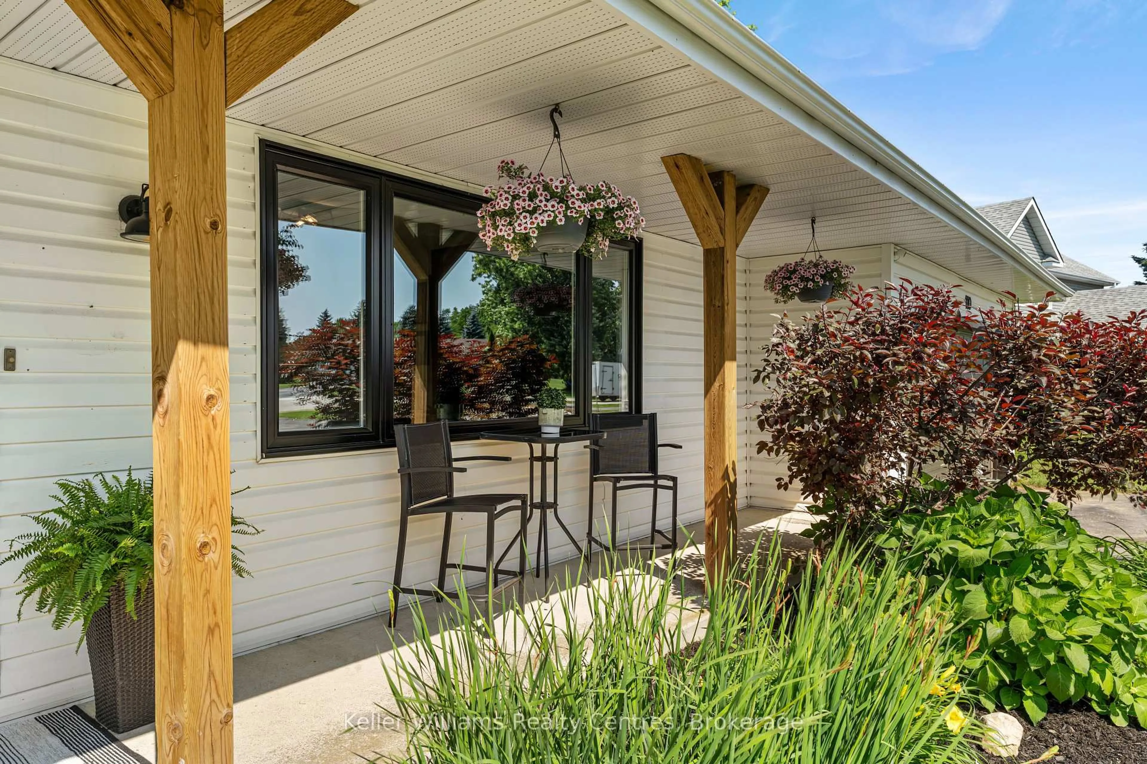 Patio, street for 110 Mary Ave, Georgian Bluffs Ontario N4K 5N5
