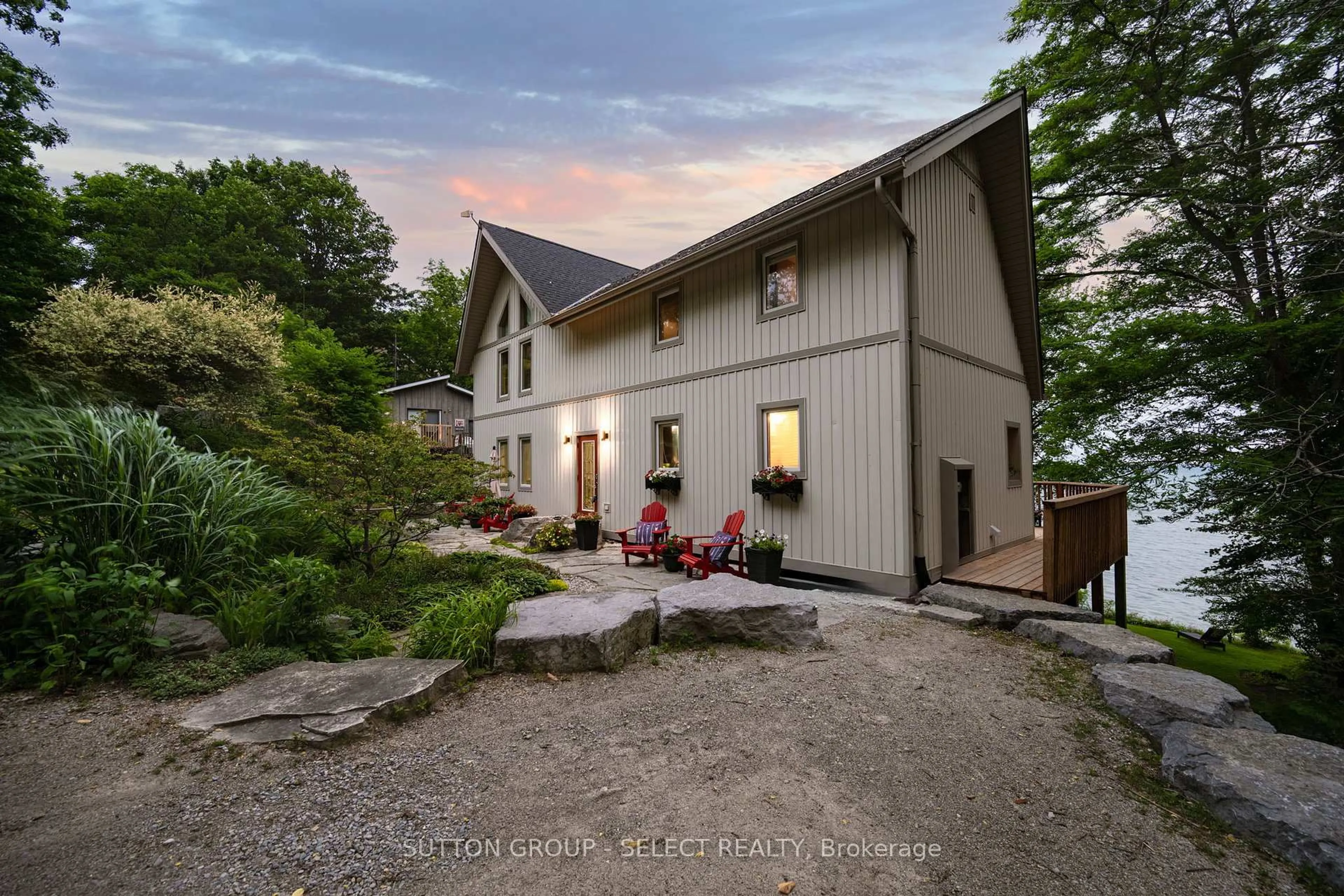 A pic from outside/outdoor area/front of a property/back of a property/a pic from drone, street for 5284 Cliff Rd, Lambton Shores Ontario N0N 1J7