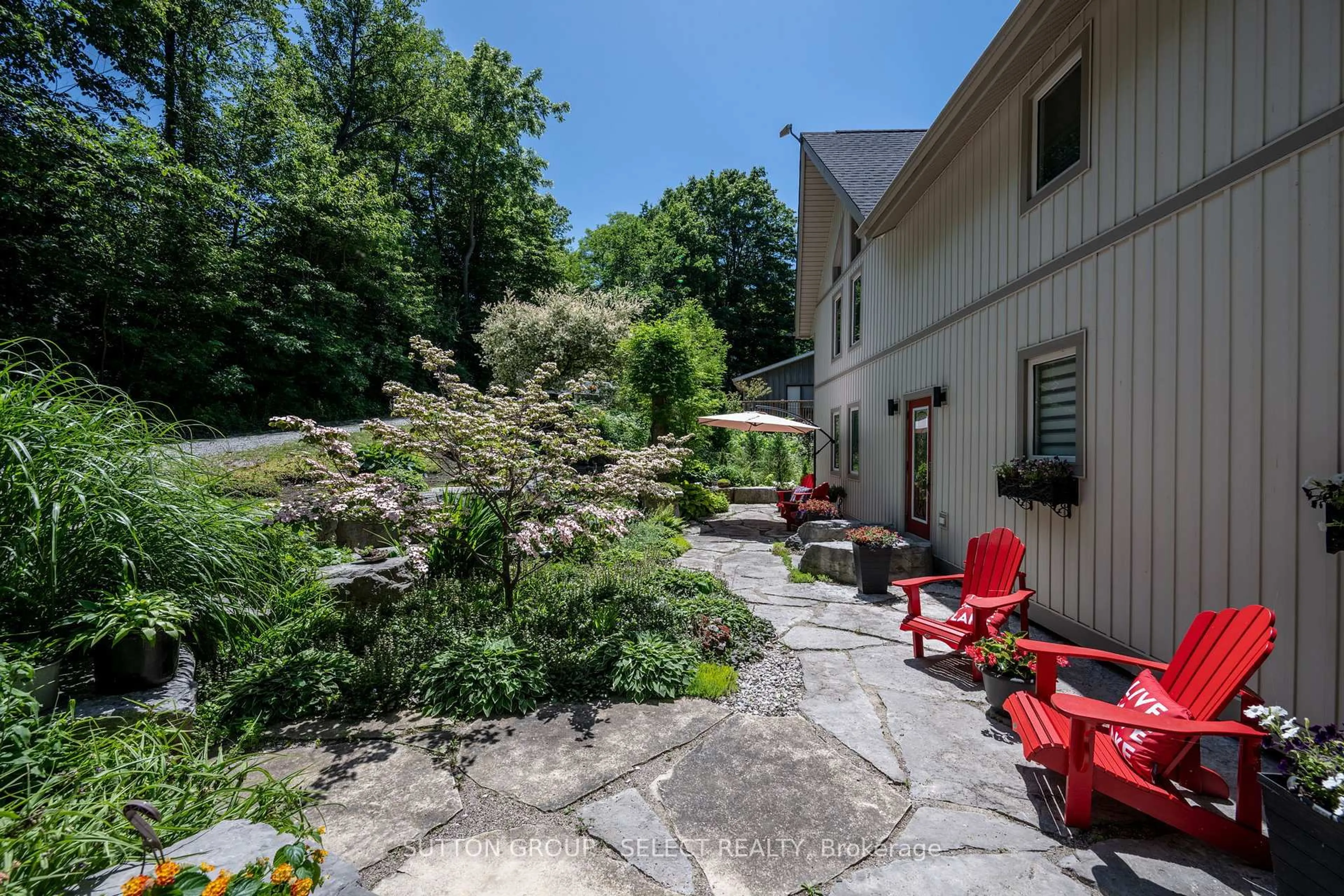 Patio, street for 5284 Cliff Rd, Lambton Shores Ontario N0N 1J7