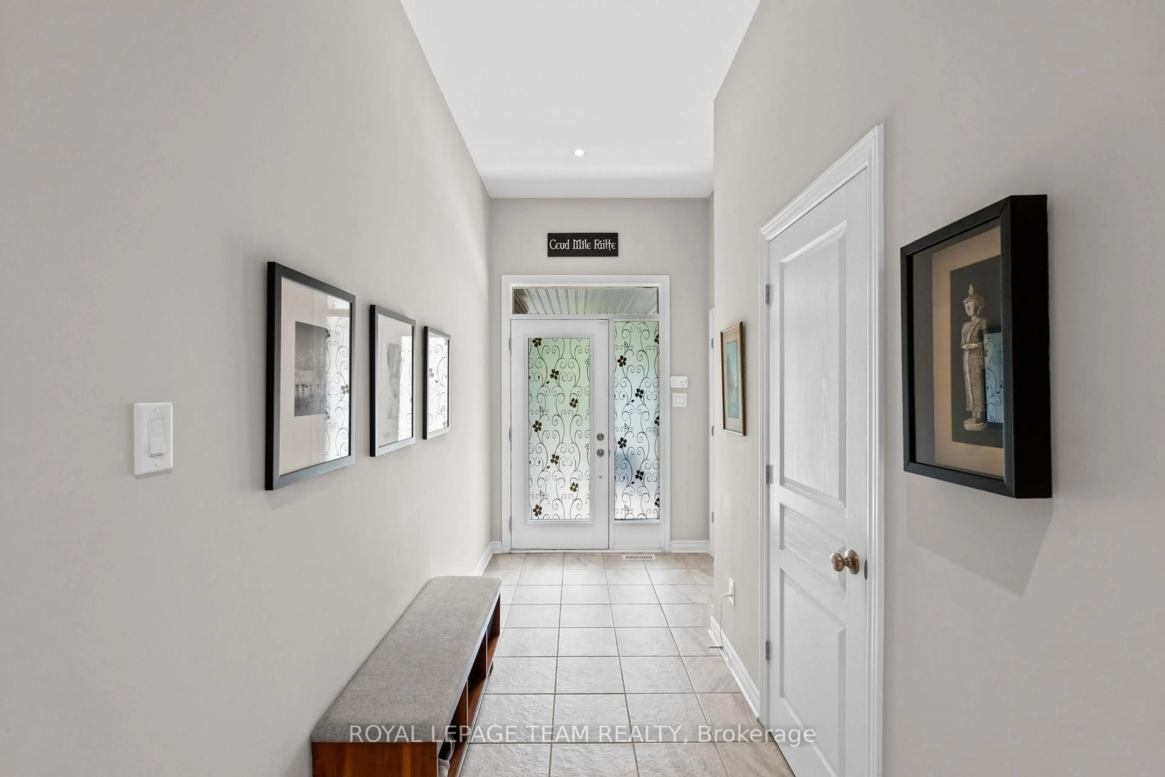 Indoor entryway for 589 Rowers Way, Ottawa Ontario K1X 0C5