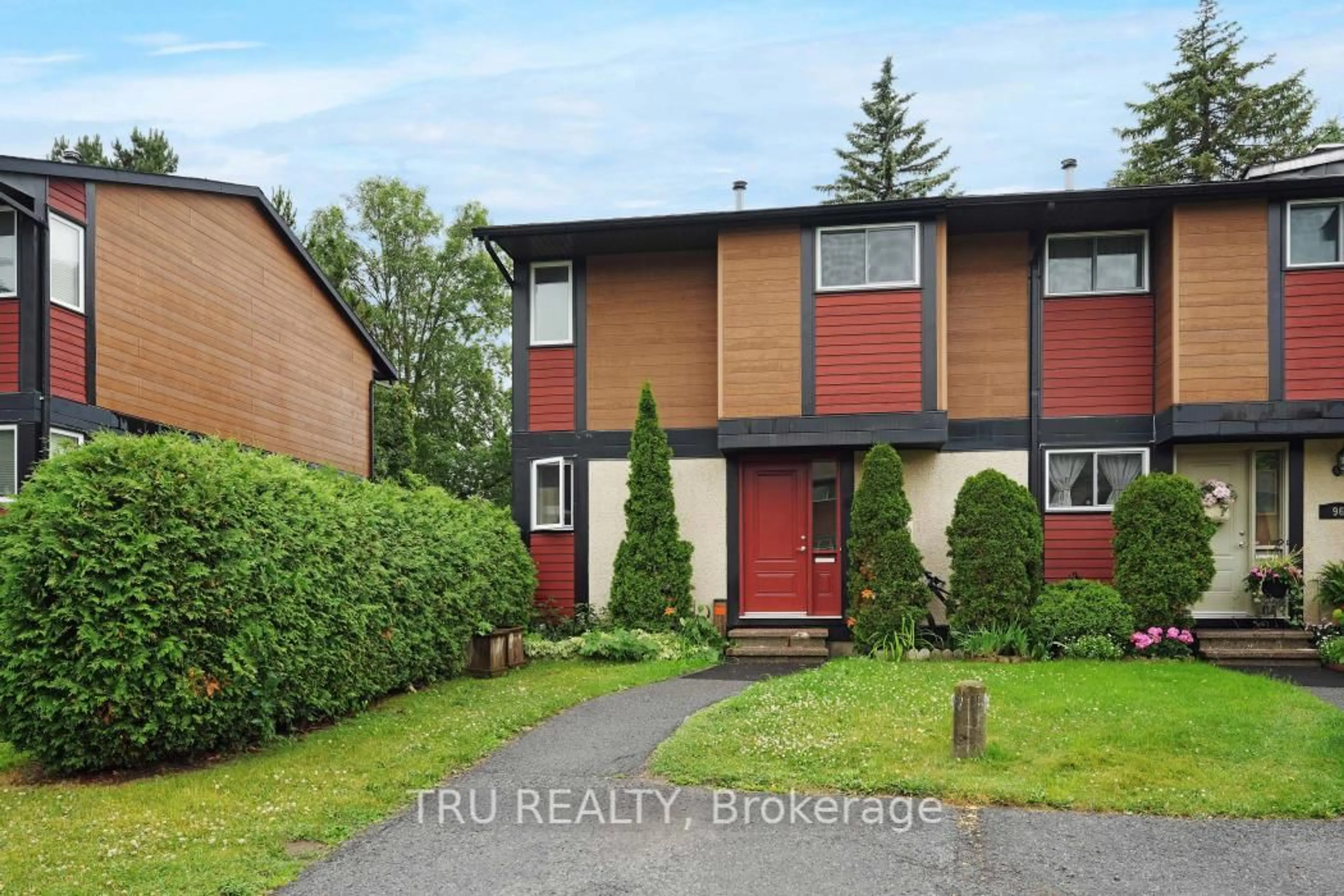 Unknown for 98 McClintock Way, Ottawa Ontario K2L 2A4