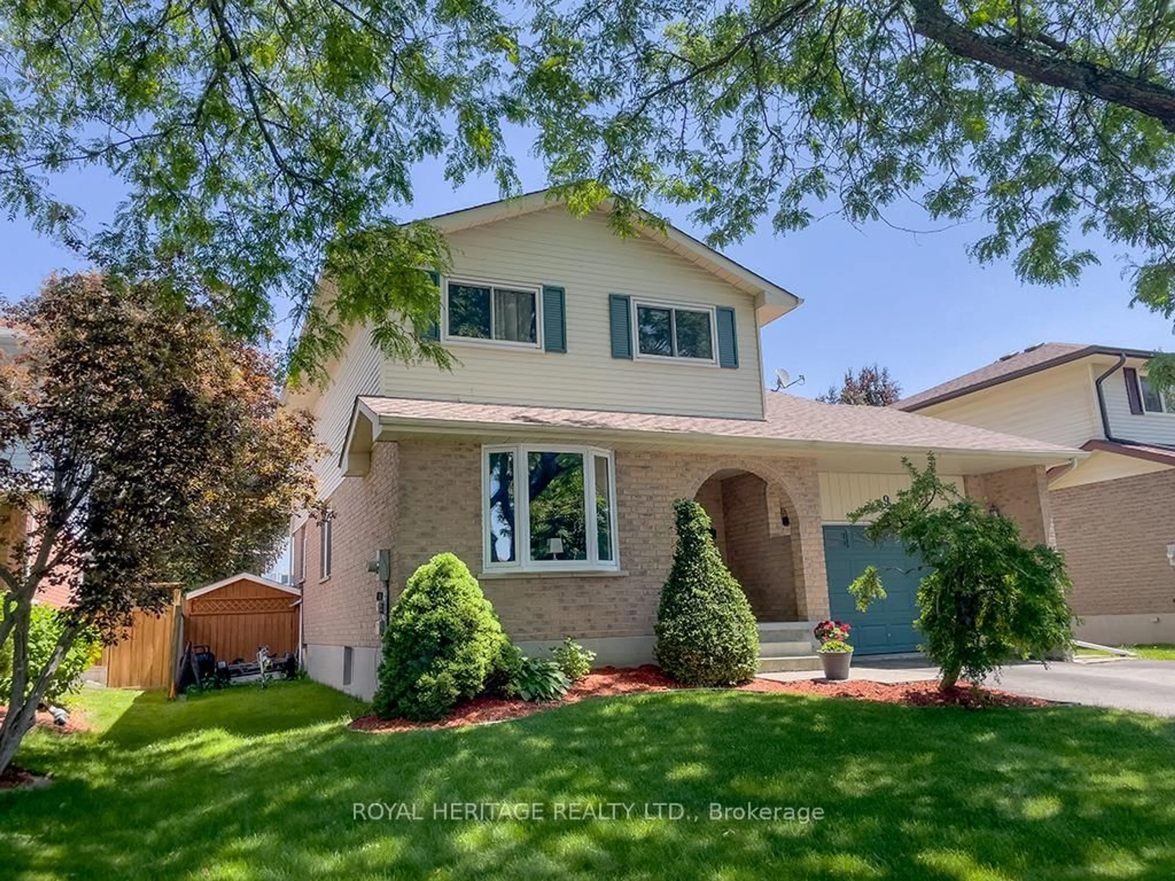 Home with vinyl exterior material, street for 9 Morris Dr, Belleville Ontario K8P 5B2