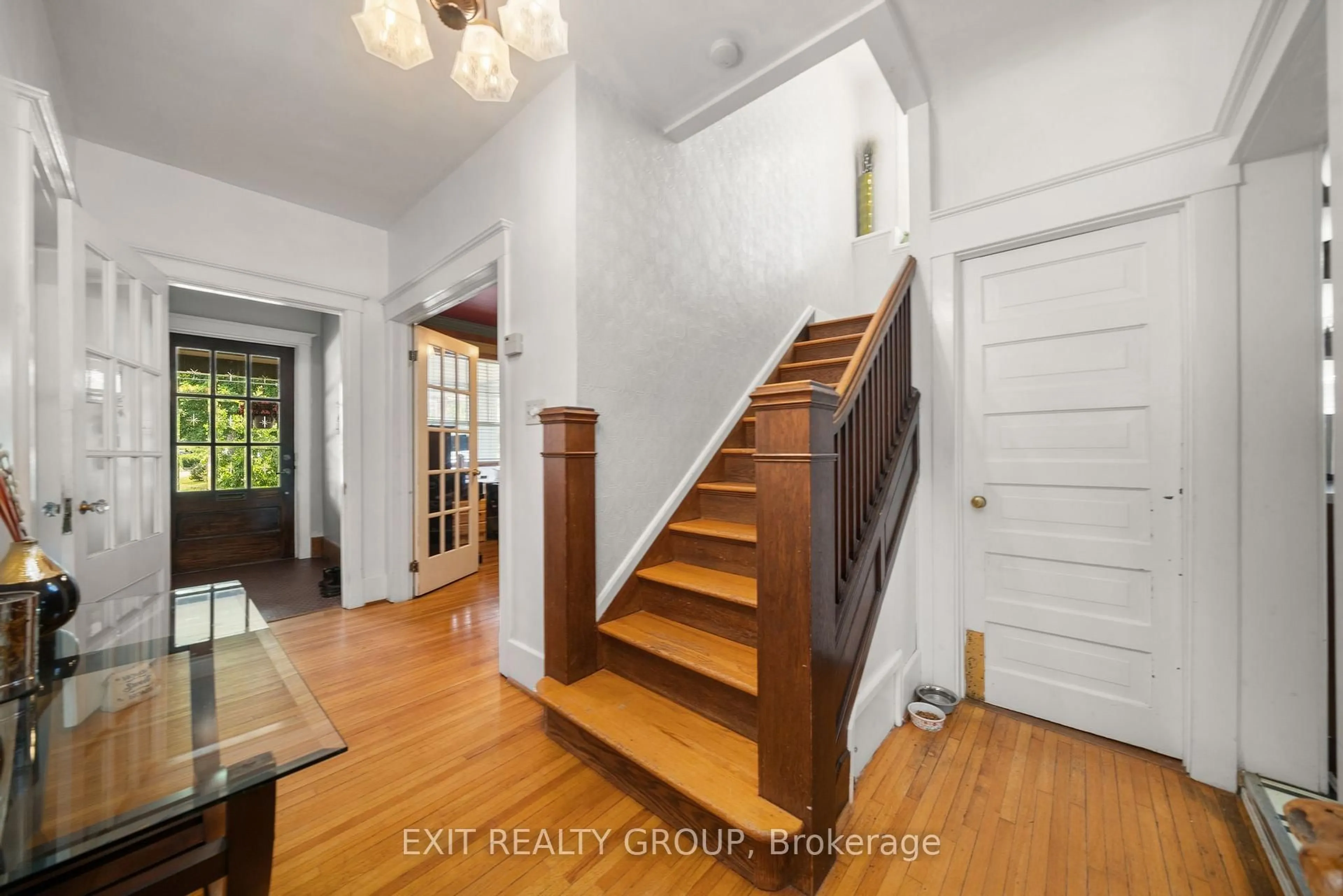 Indoor entryway for 219 East St, Greater Napanee Ontario K7R 1T2