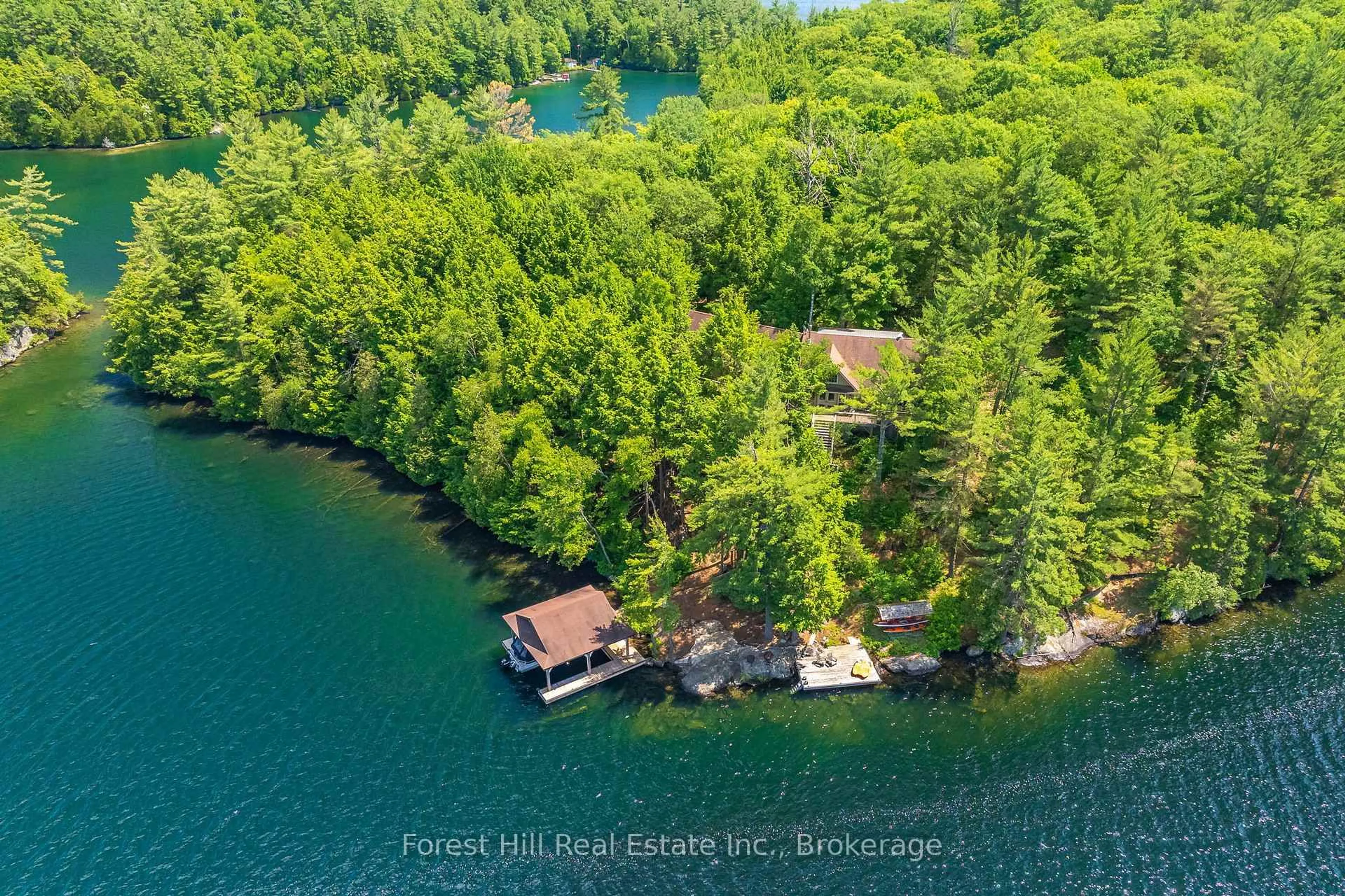 A pic from outside/outdoor area/front of a property/back of a property/a pic from drone, water/lake/river/ocean view for 1 ISLAND SL 19 Island, Muskoka Lakes Ontario P0B 1M0