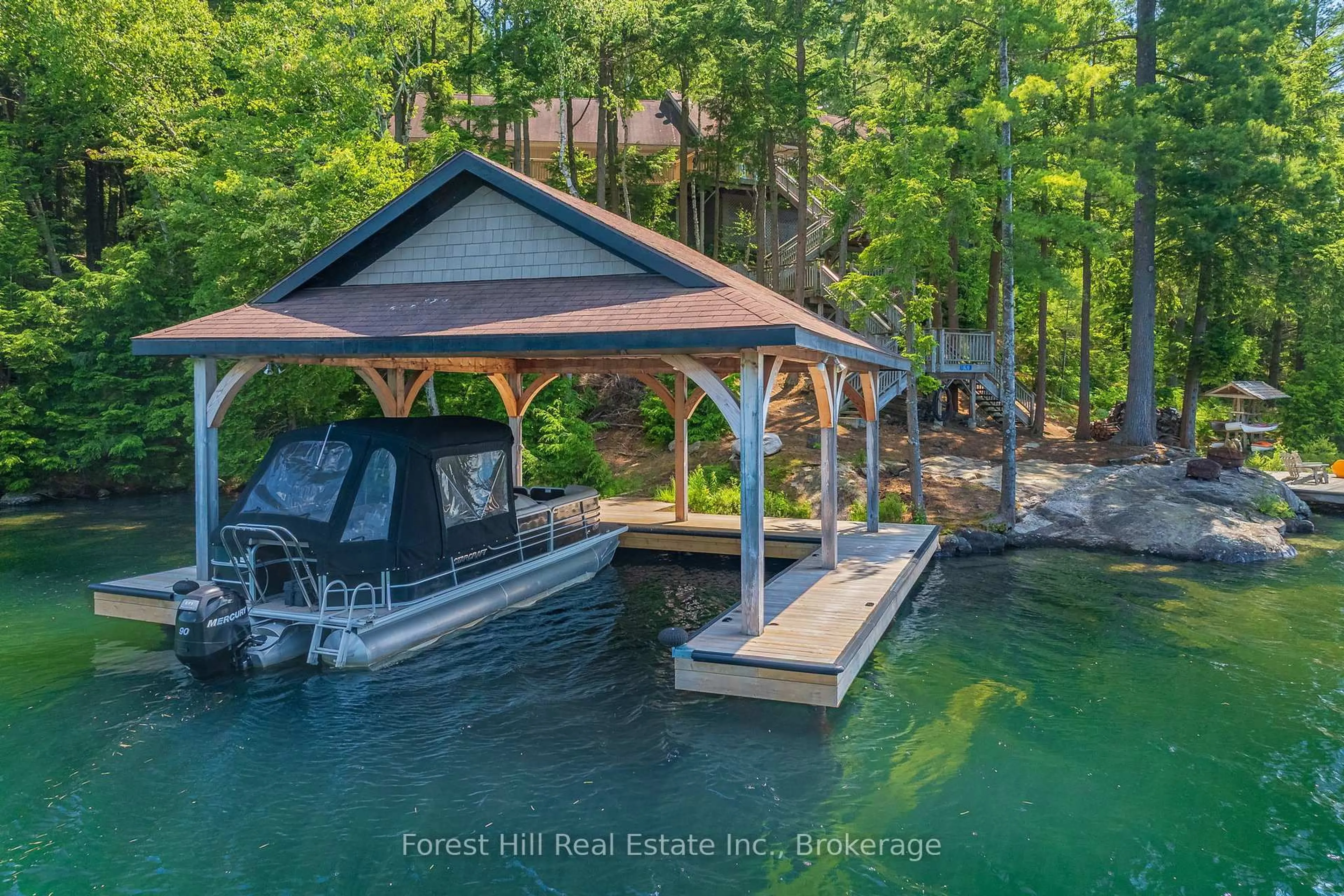 A pic from outside/outdoor area/front of a property/back of a property/a pic from drone, water/lake/river/ocean view for 1 ISLAND SL 19 Island, Muskoka Lakes Ontario P0B 1M0