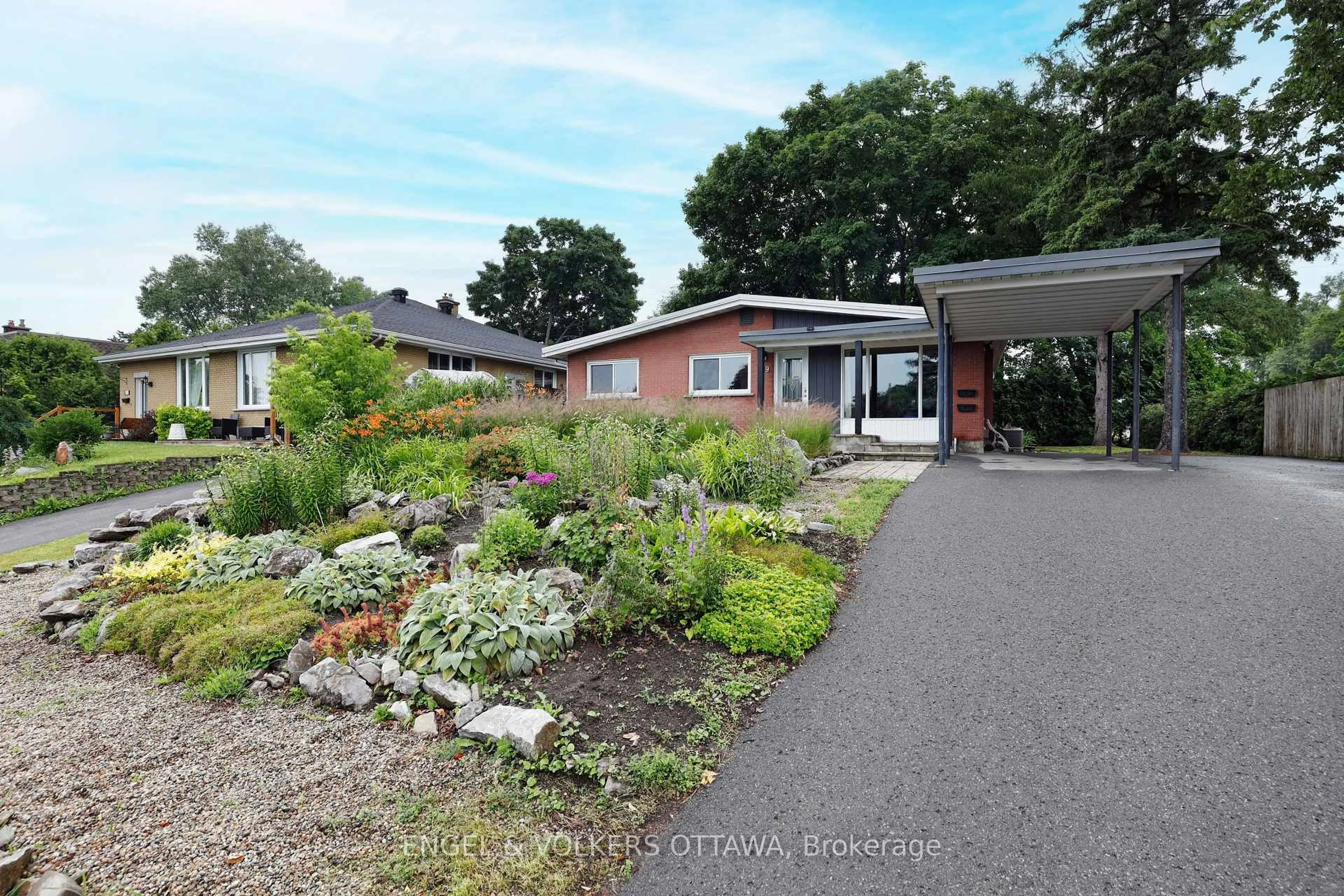 Unknown for 919 Bermuda Ave, Ottawa Ontario K1K 0V8