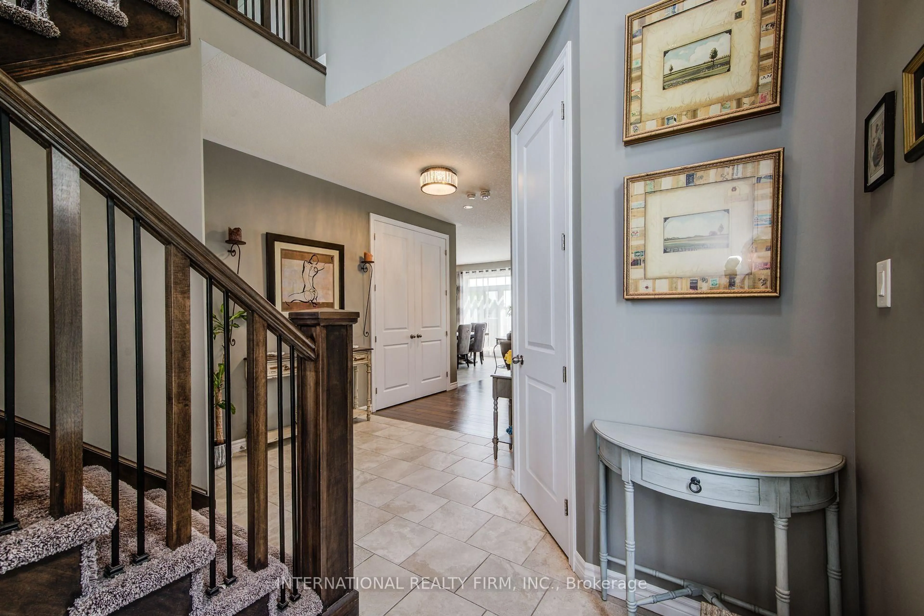 Indoor entryway for 12 Stier Rd, Wilmot Ontario N3A 4N7