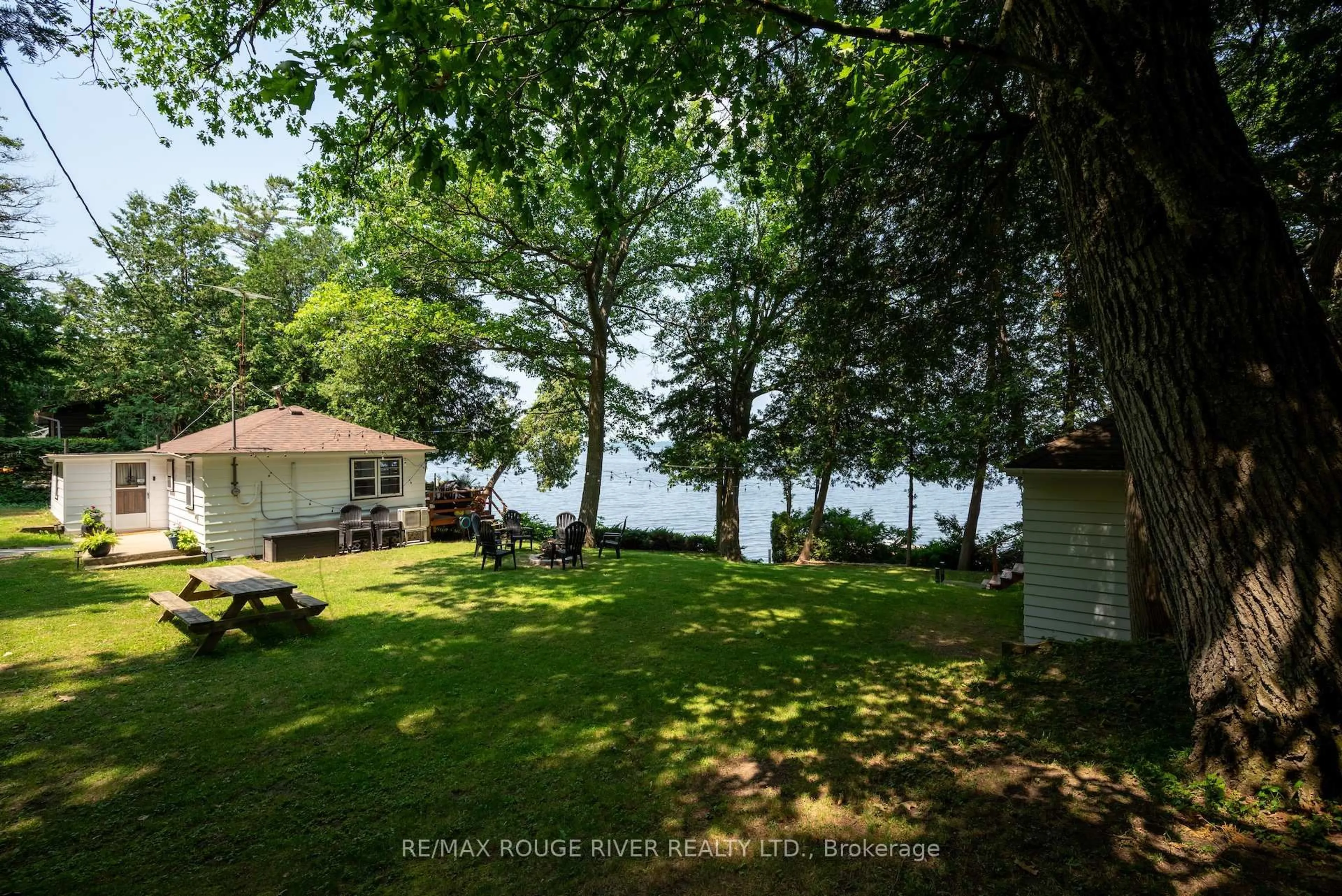 A pic from outside/outdoor area/front of a property/back of a property/a pic from drone, water/lake/river/ocean view for 5248 King Rd #200, Hamilton Township Ontario K0L 1E0