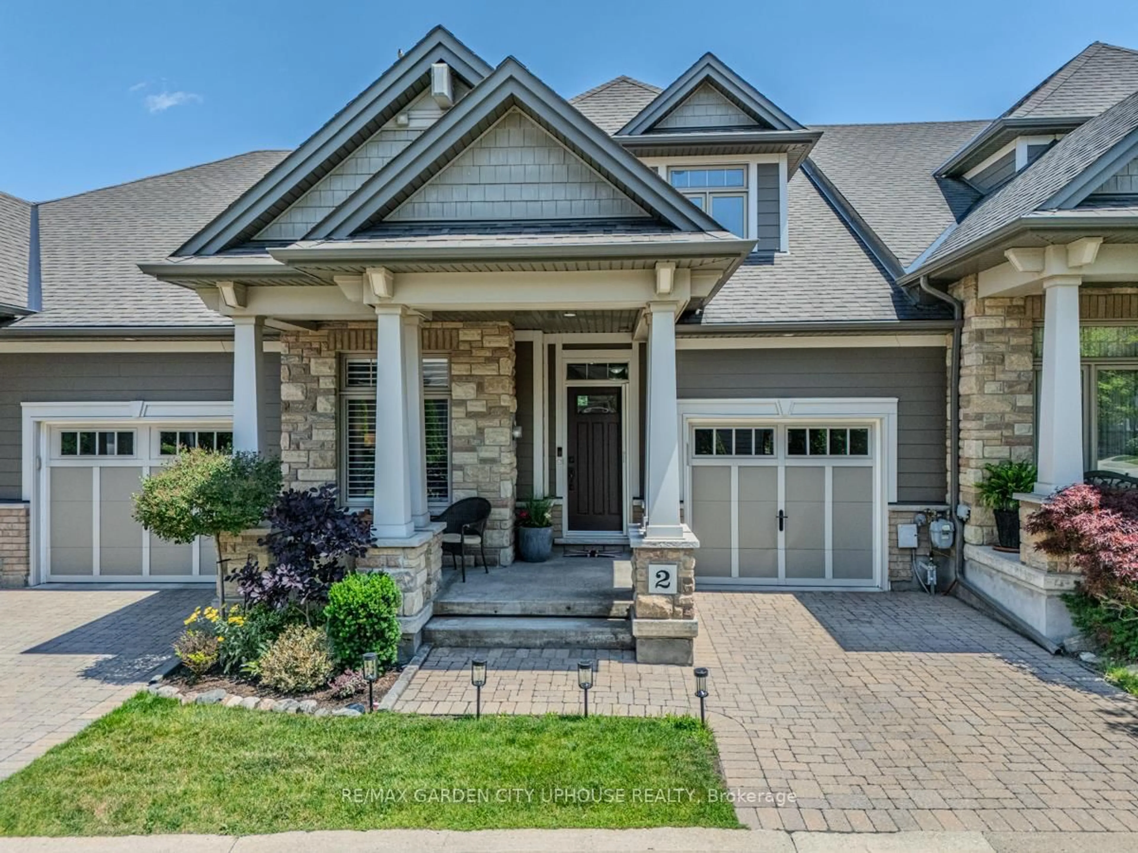 Home with brick exterior material, street for 2880 King St #2, Lincoln Ontario L0R 1S0