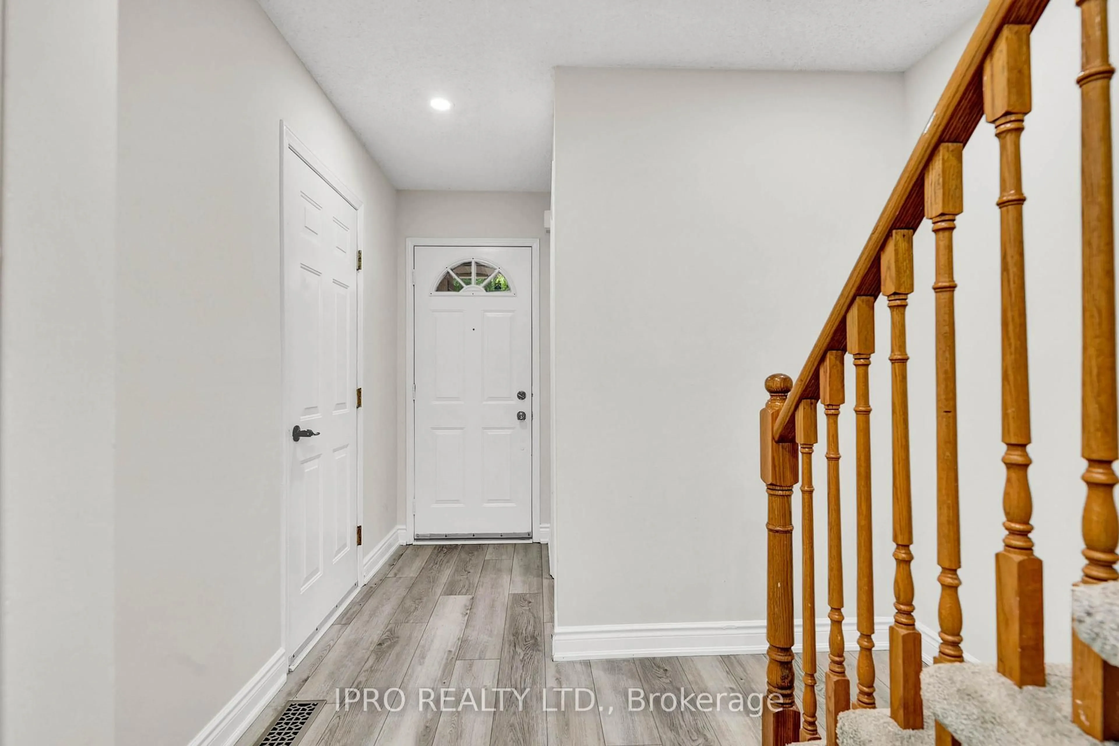 Indoor entryway for 302 College Ave #21, Guelph Ontario N1G 4T6