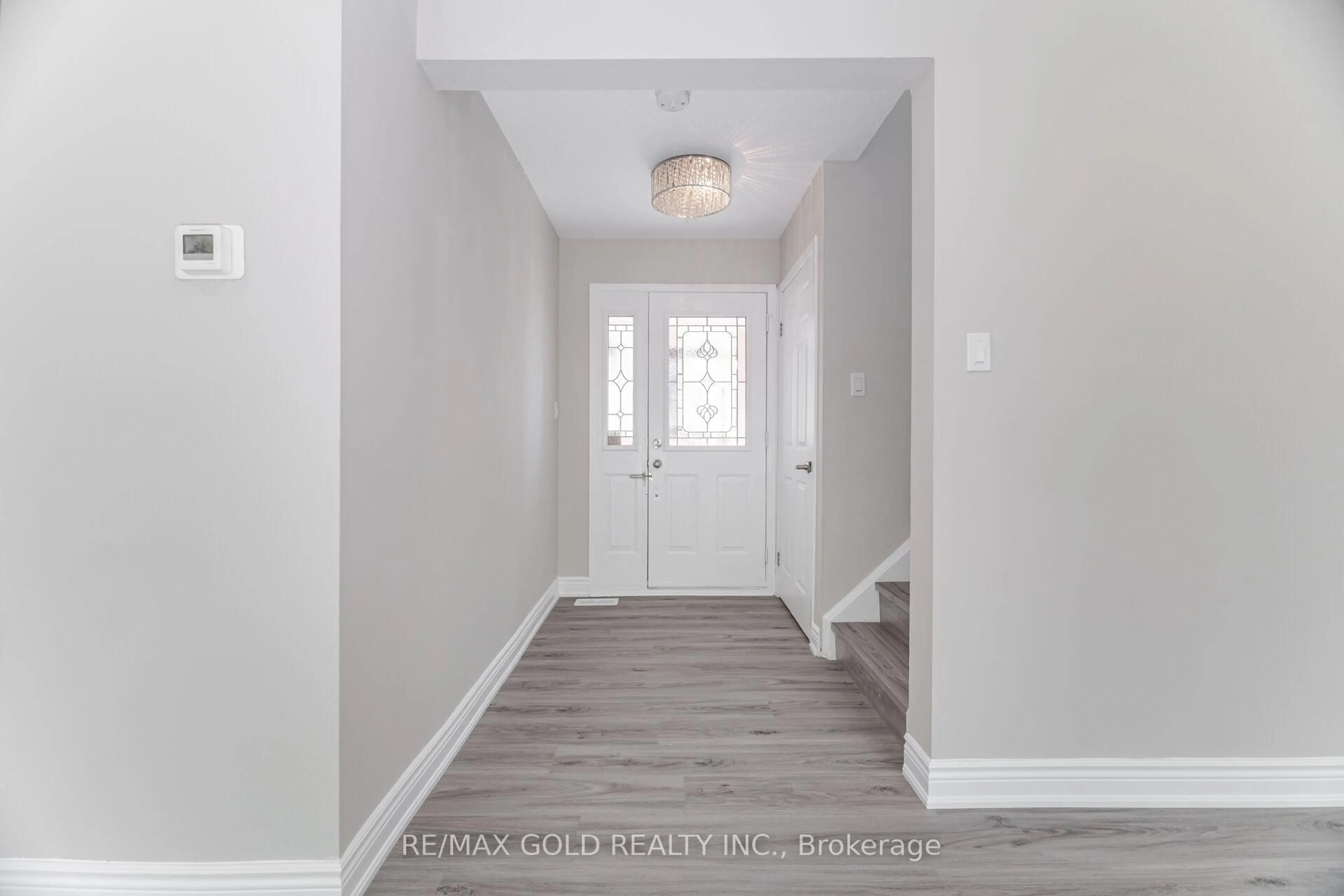 Indoor entryway for 212 Cedarwoods Cres, Kitchener Ontario N2C 2J8
