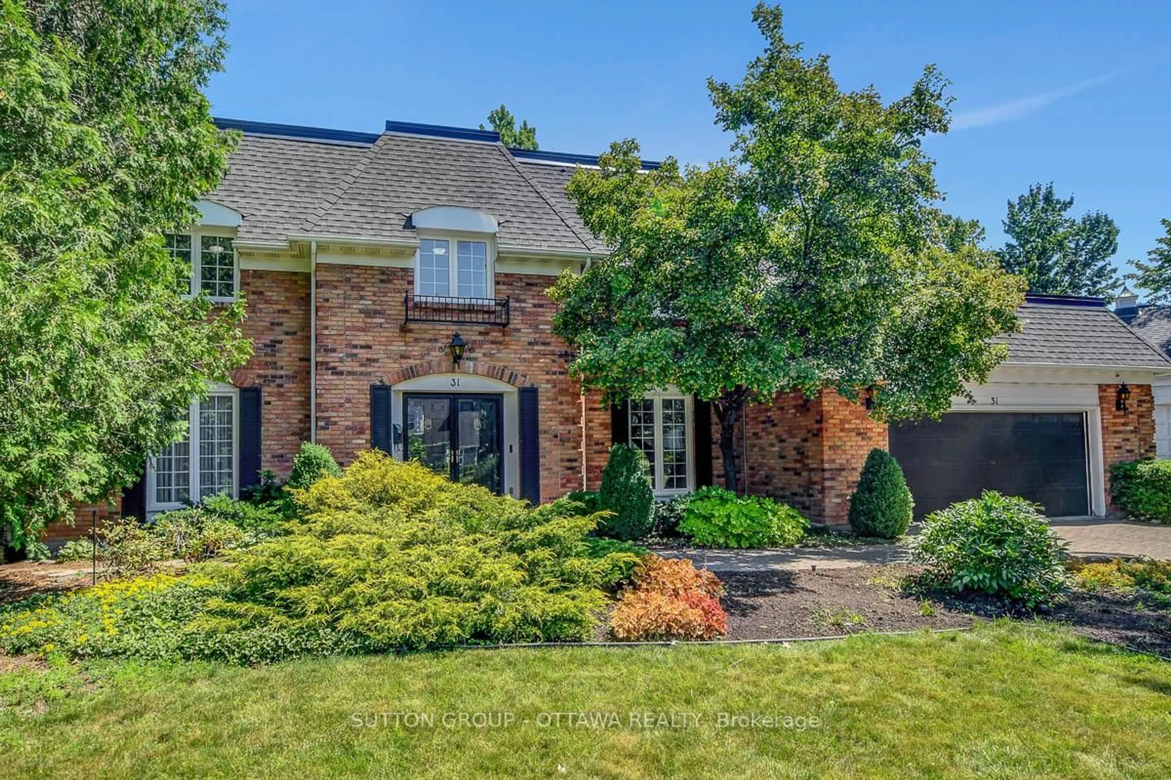 Home with brick exterior material, street for 31 Chinook Cres, Ottawa Ontario K2H 7C9