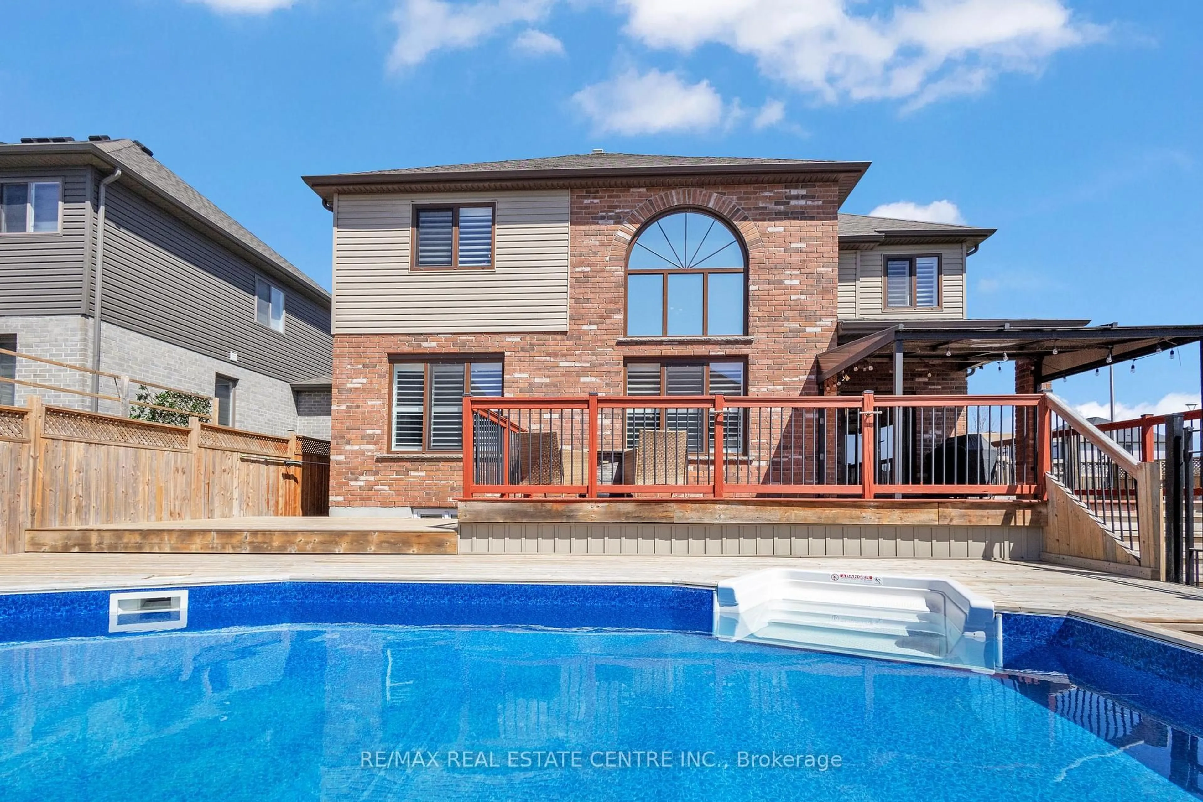 Unknown for 801 Halifax Rd, Woodstock Ontario N4T 0C6