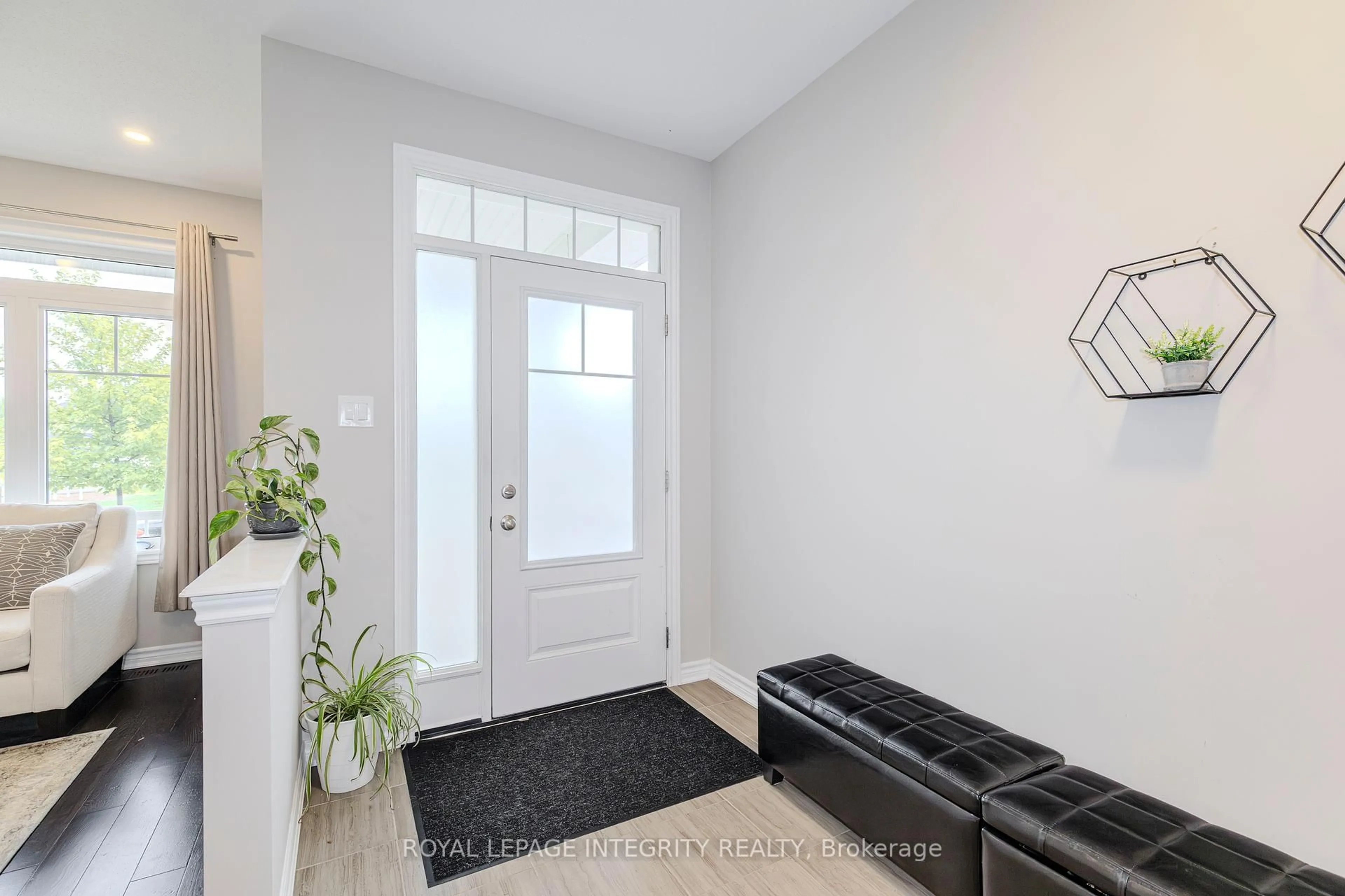 Indoor entryway for 288 Ponderosa St, Ottawa Ontario K2V 0N4