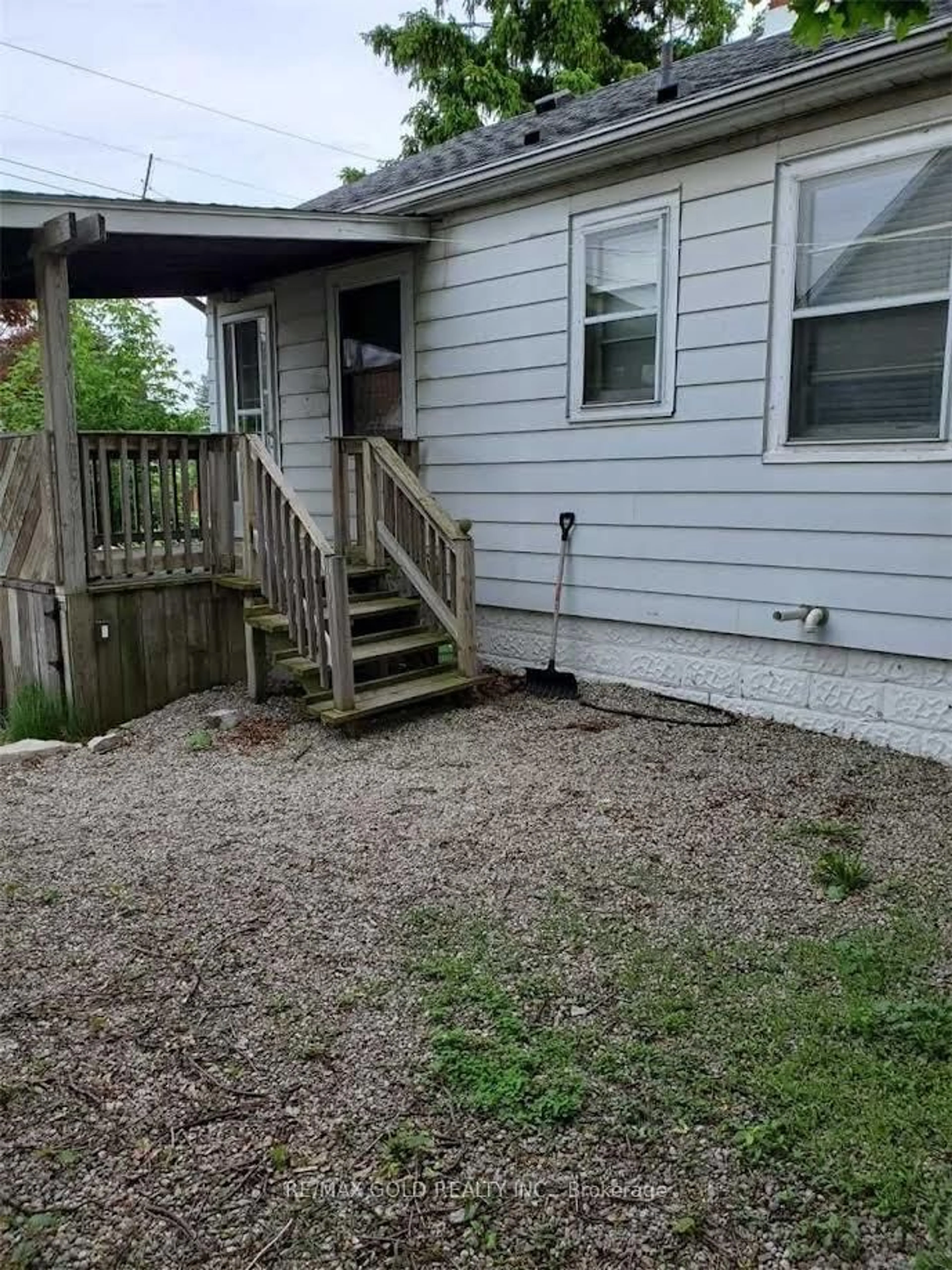 Patio, street for 314 West 2nd St, Hamilton Ontario L9C 3H2