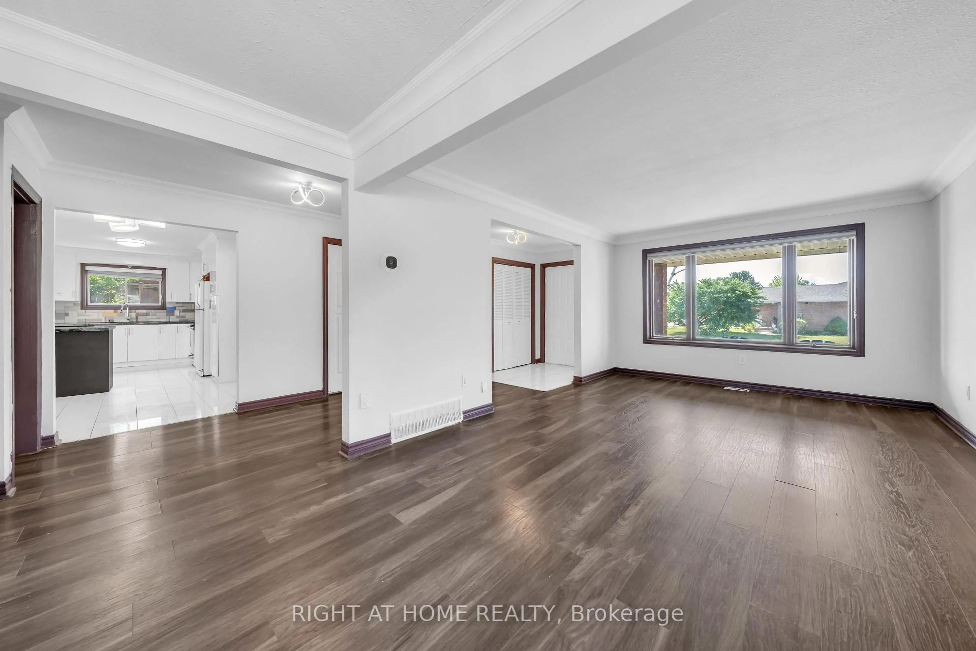 A pic of a room for 7651 Swan St, Niagara Falls Ontario L2H 2R1