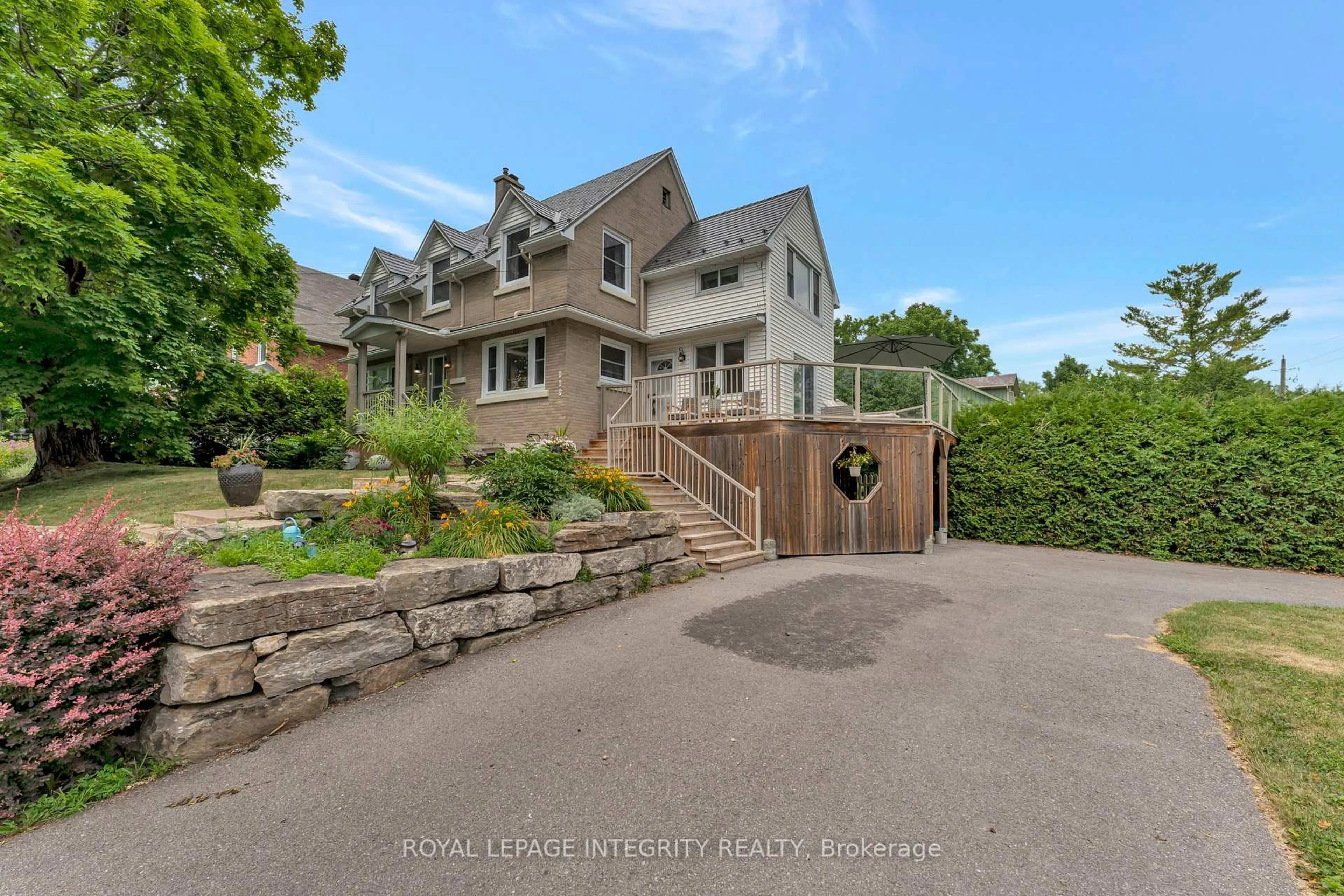 A pic from outside/outdoor area/front of a property/back of a property/a pic from drone, street for 107 Martin St, Almonte Ontario K0A 1A0