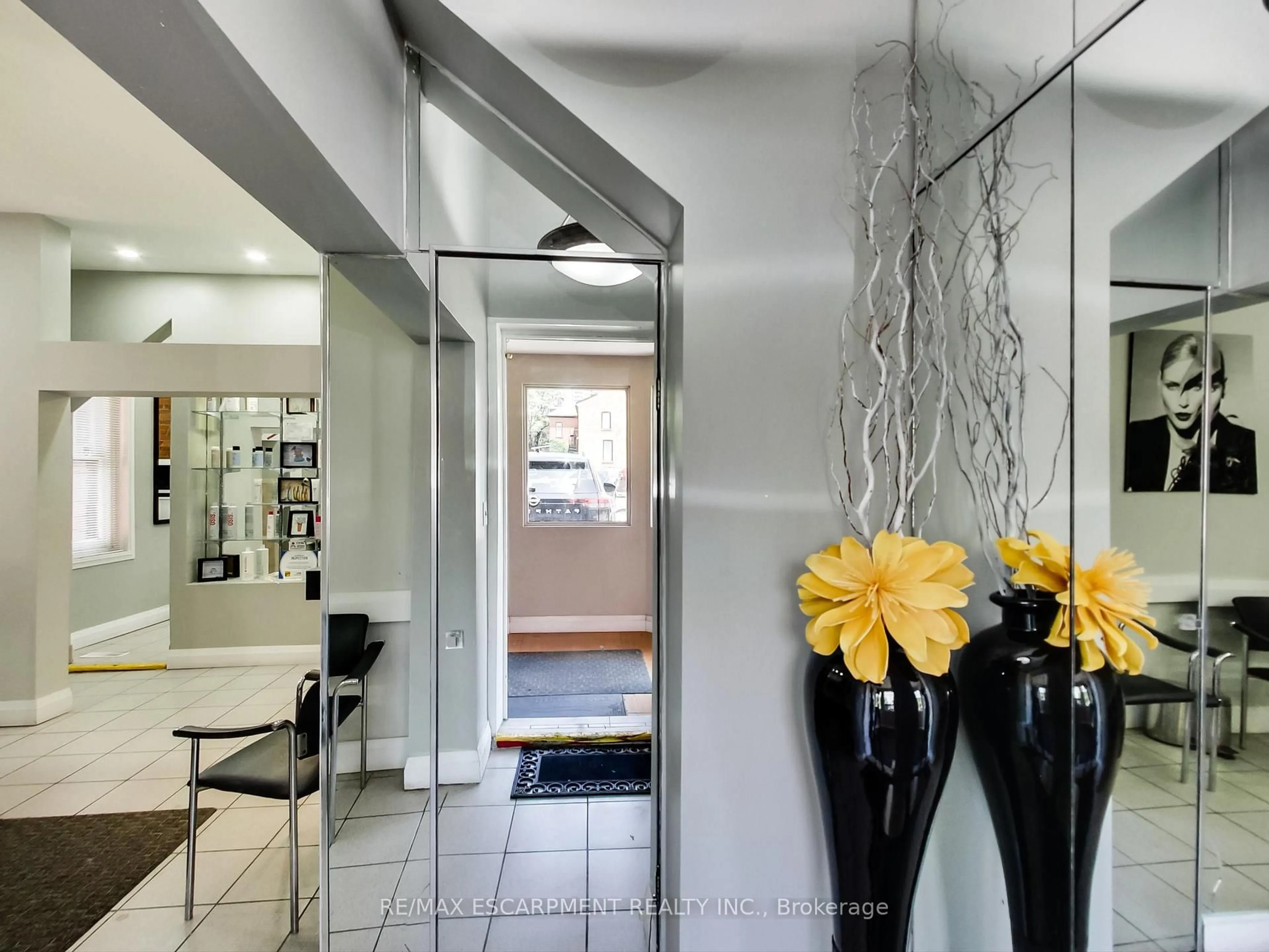 Indoor entryway for 51 Augusta St, Hamilton Ontario L8N 1P8