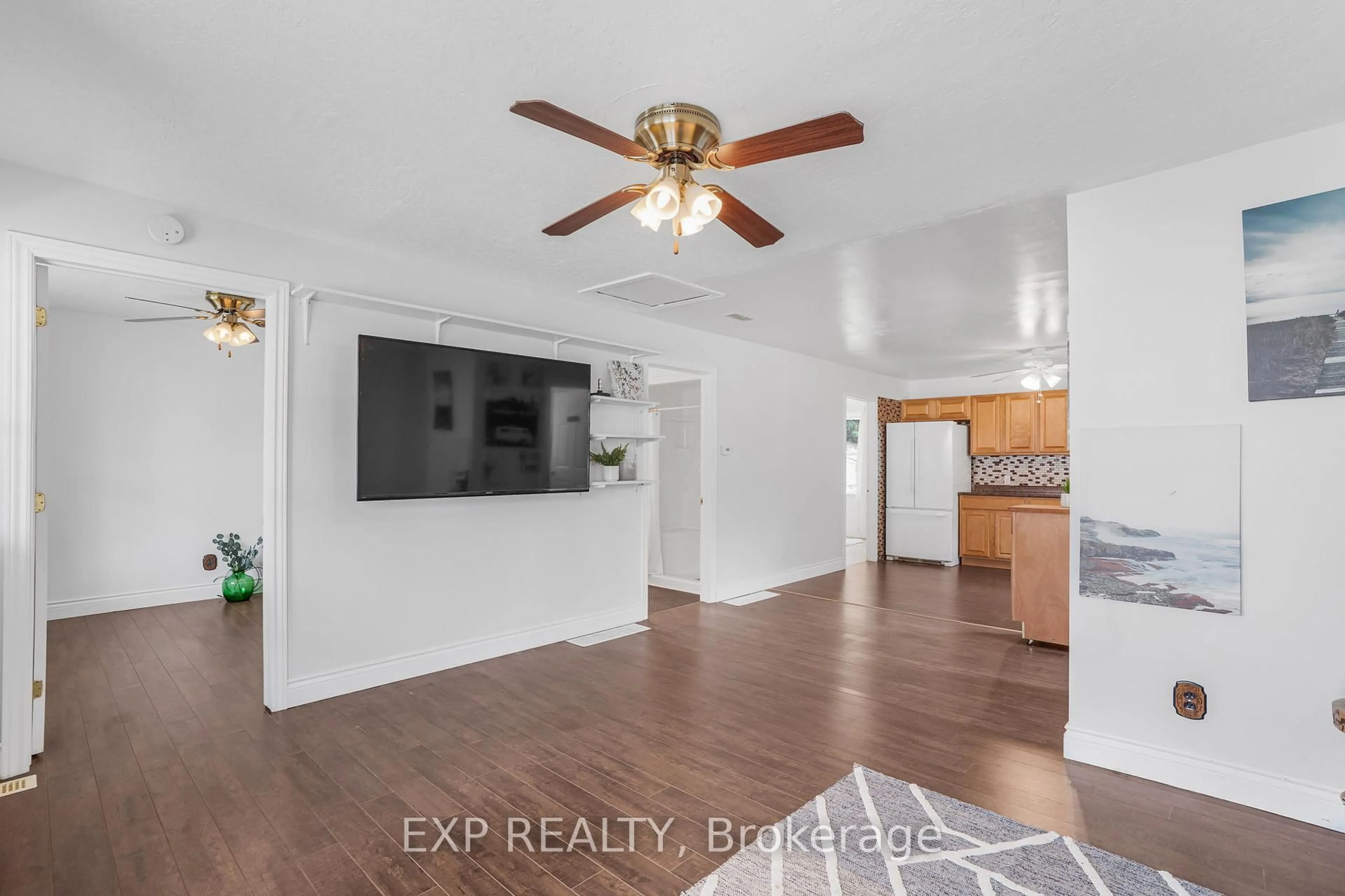 A pic of a room for 215 Hoople Ave, Cornwall Ontario K6J 2A4