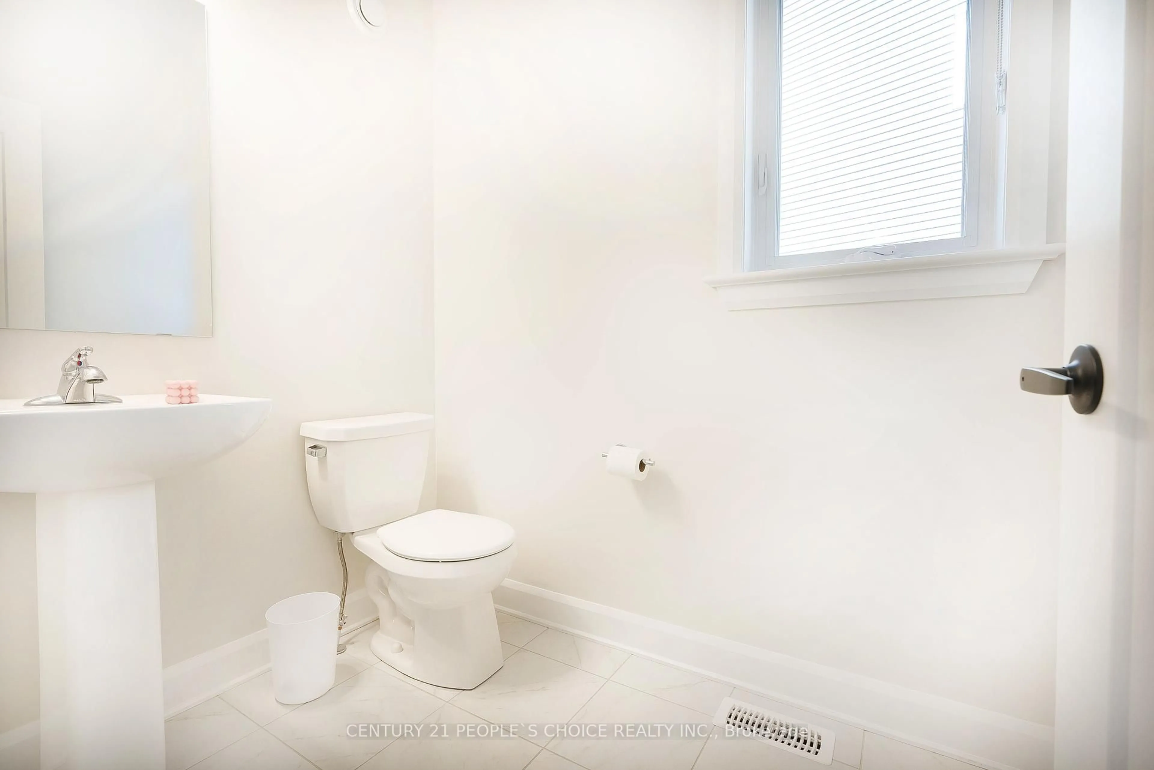 A pic of a room for 822 Sendero Way, Stittsville Ontario K2S 2W8